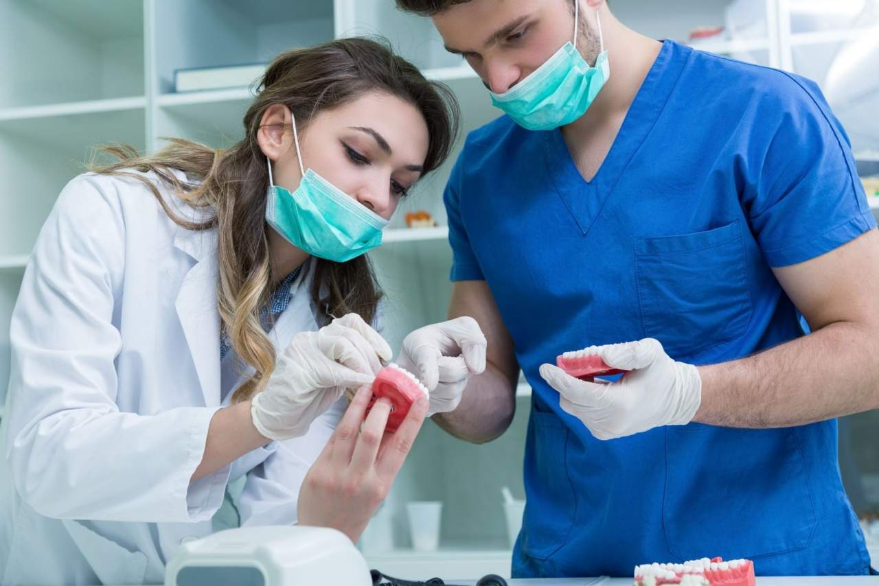 Helident Training Center: curso de estética dental en España online