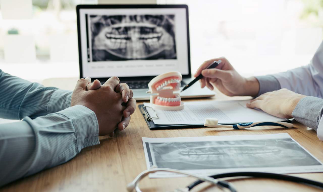 Los dentistas de la Clínica Helident Sevilla recomiendan el uso de la mejor calidad en implantes