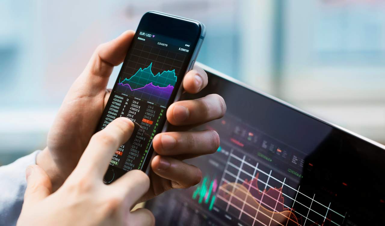 ¿Dónde realizar cursos en Trading y Forex? CEEFI International Business School