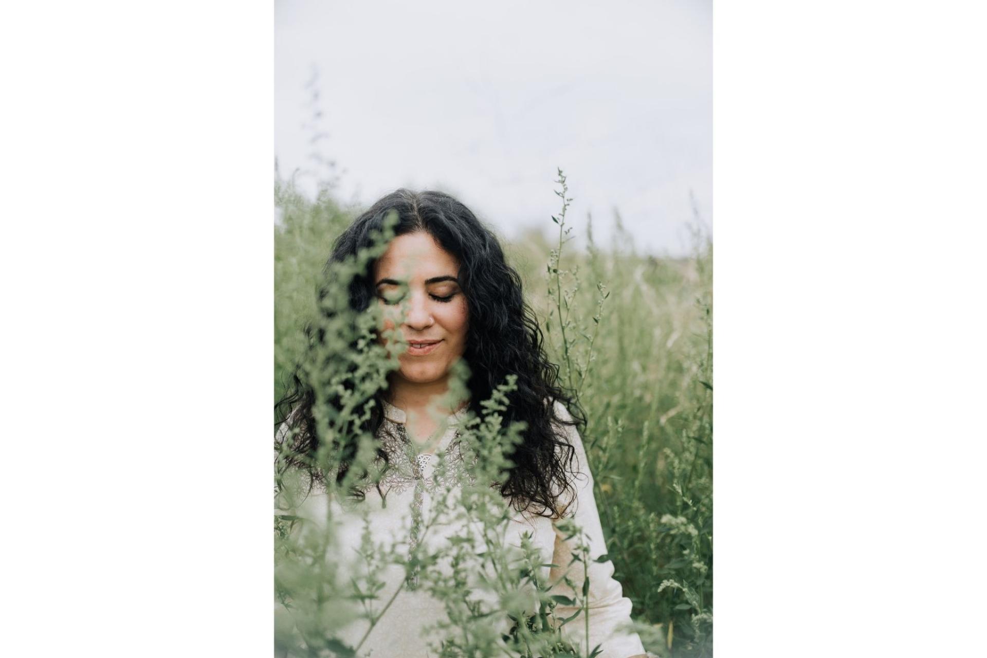 La medicina natural Ayurveda en Granada sigue ganando seguidores gracias a la profesional Lola Peña