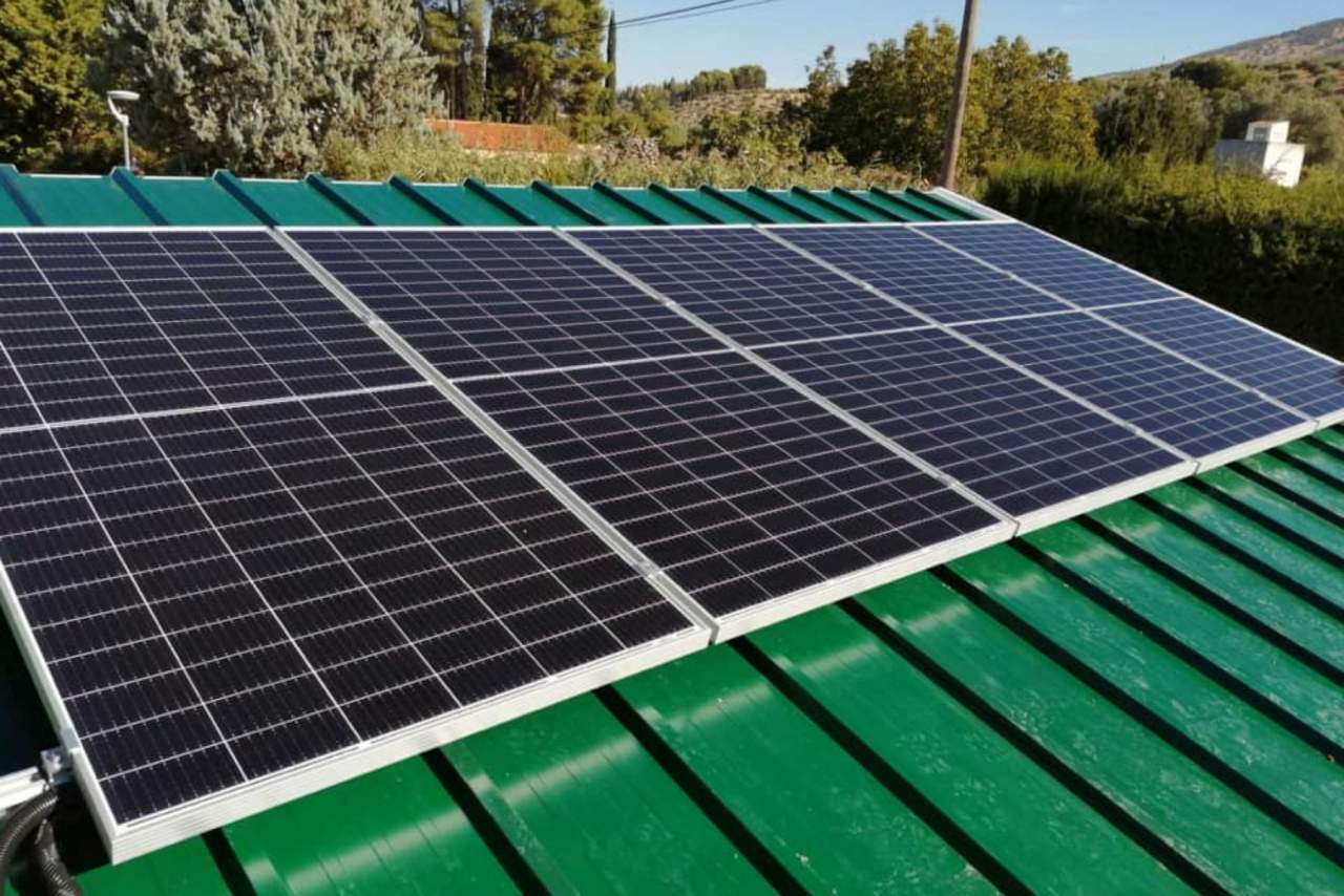 Energía solar para el autoconsumo en empresas: Agrupaciones & Soluciones Solares