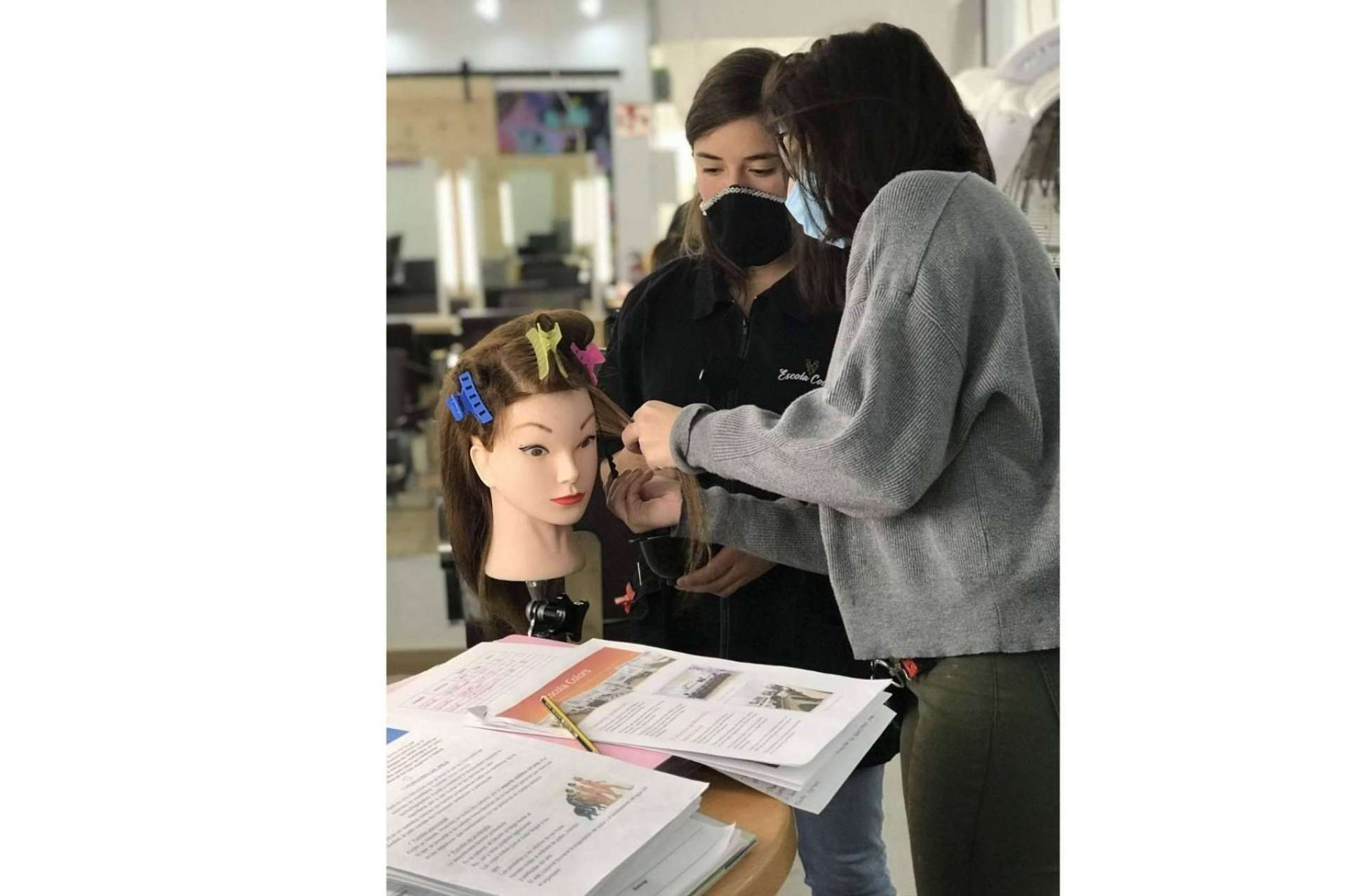 Los mejores cursos FP de peluquería en Barcelona: Academia Colors