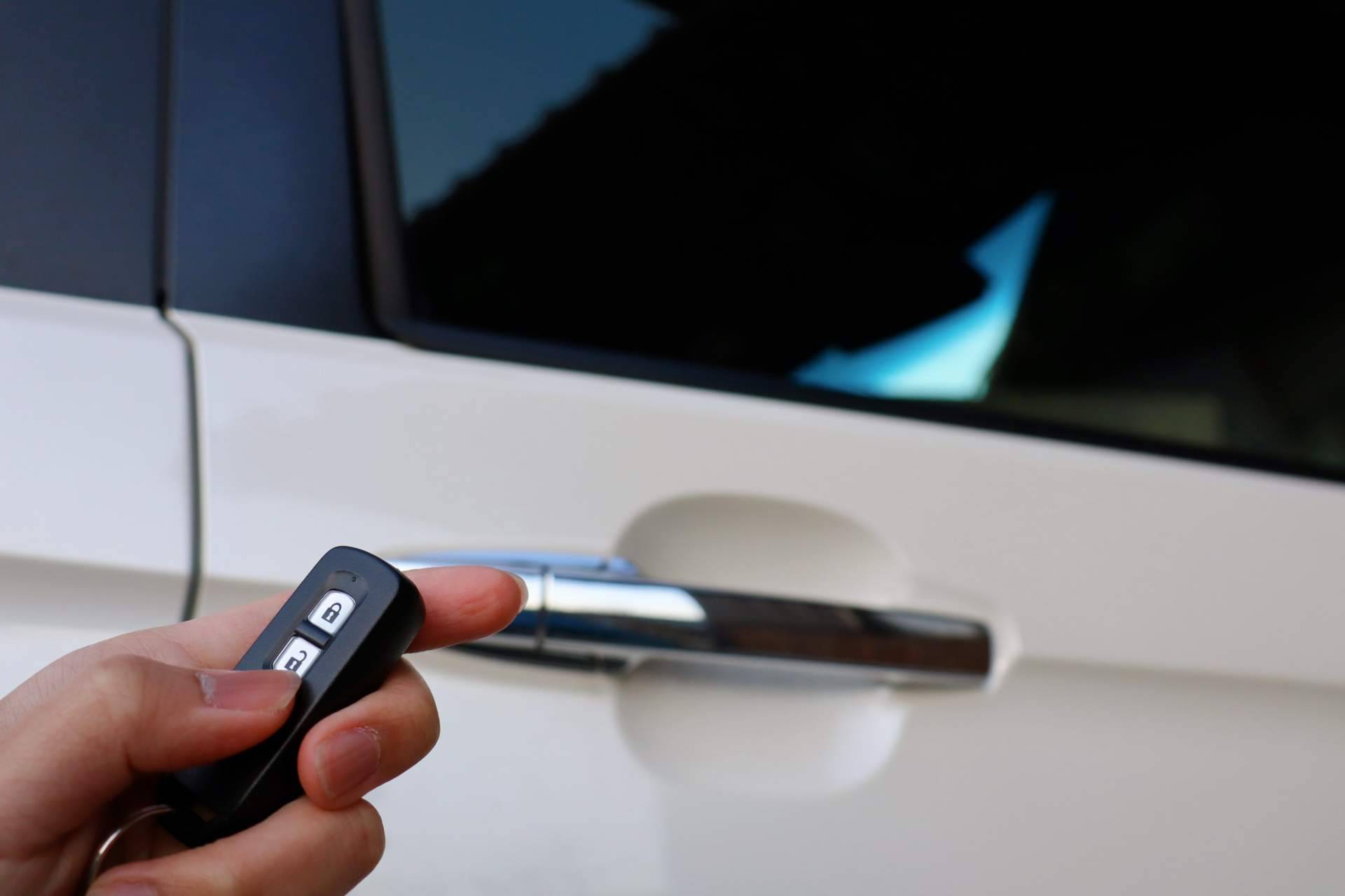¿Es posible realizar una apertura de coche sin roturas?: Denikey