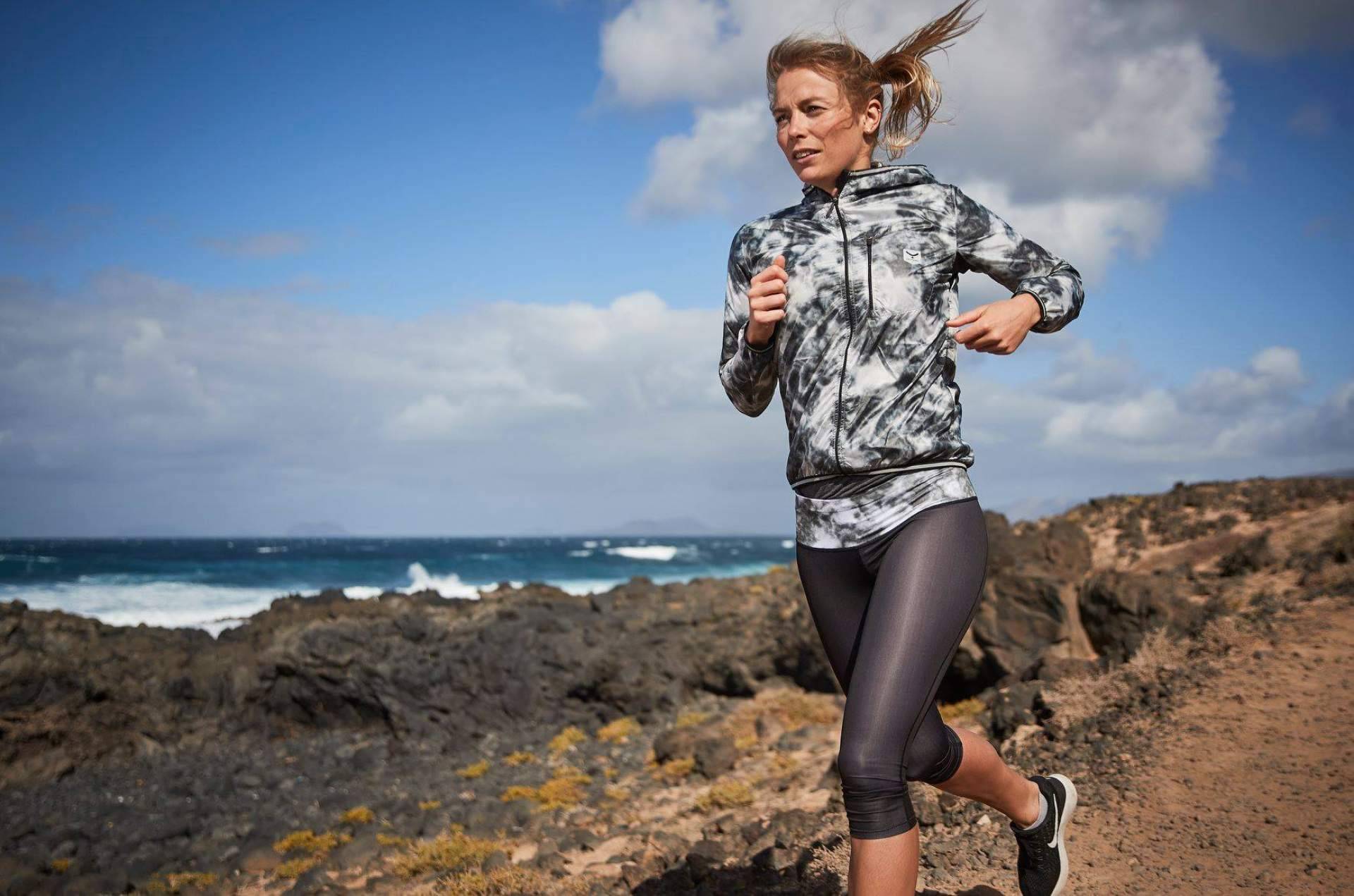 Los cortavientos running mujer de Taymory