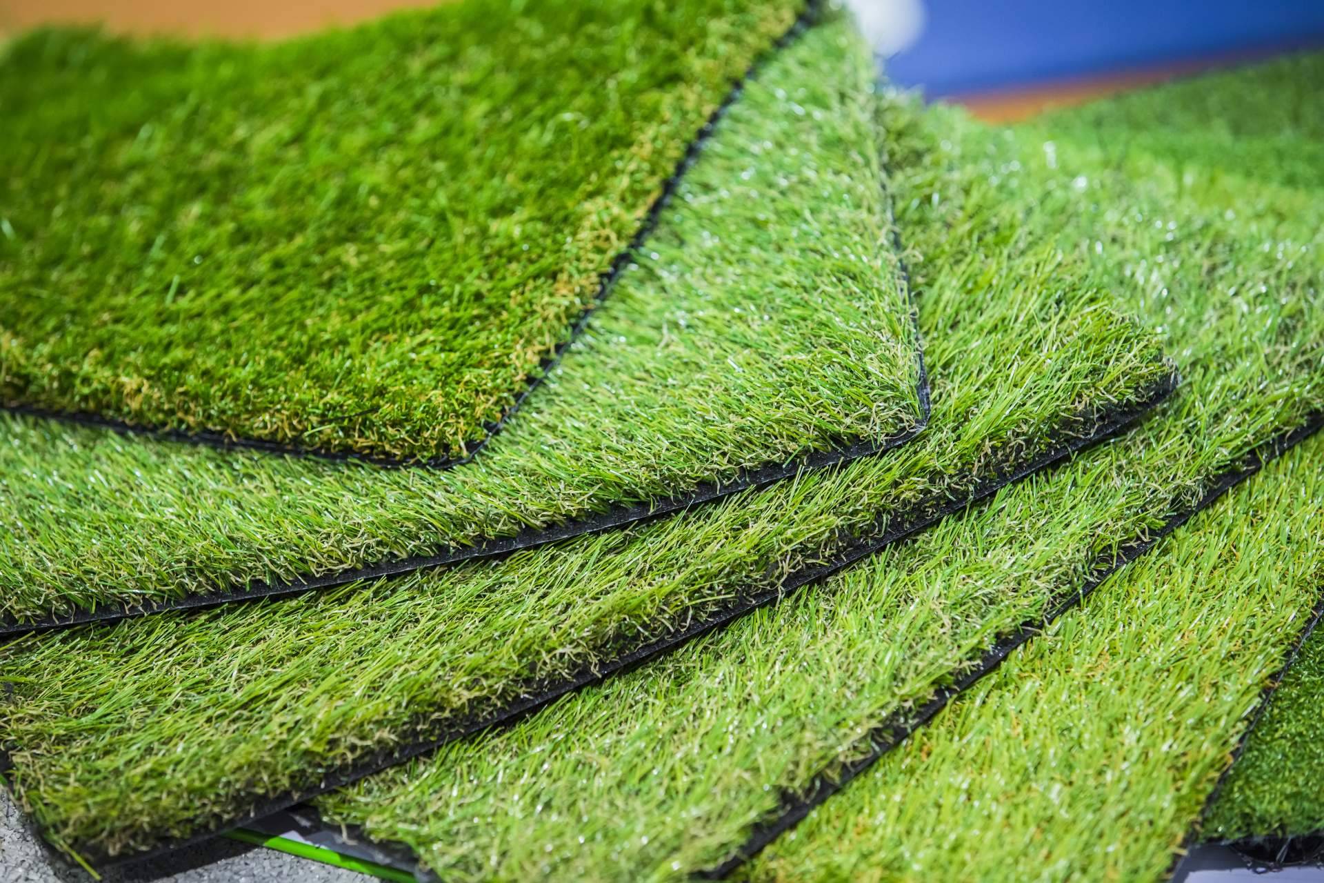 ¿Cómo instalar césped artificial con los artículos de la empresa Mundo Césped?