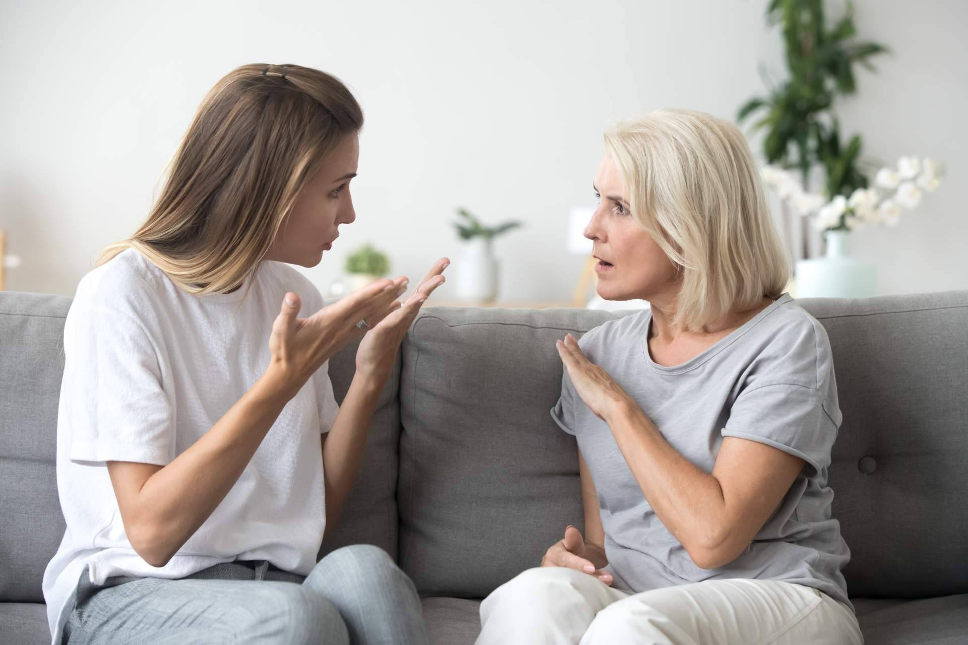 ¿Qué es la Ley del Espejo? Coaching cuántico para tratar las relaciones tóxicas familiares