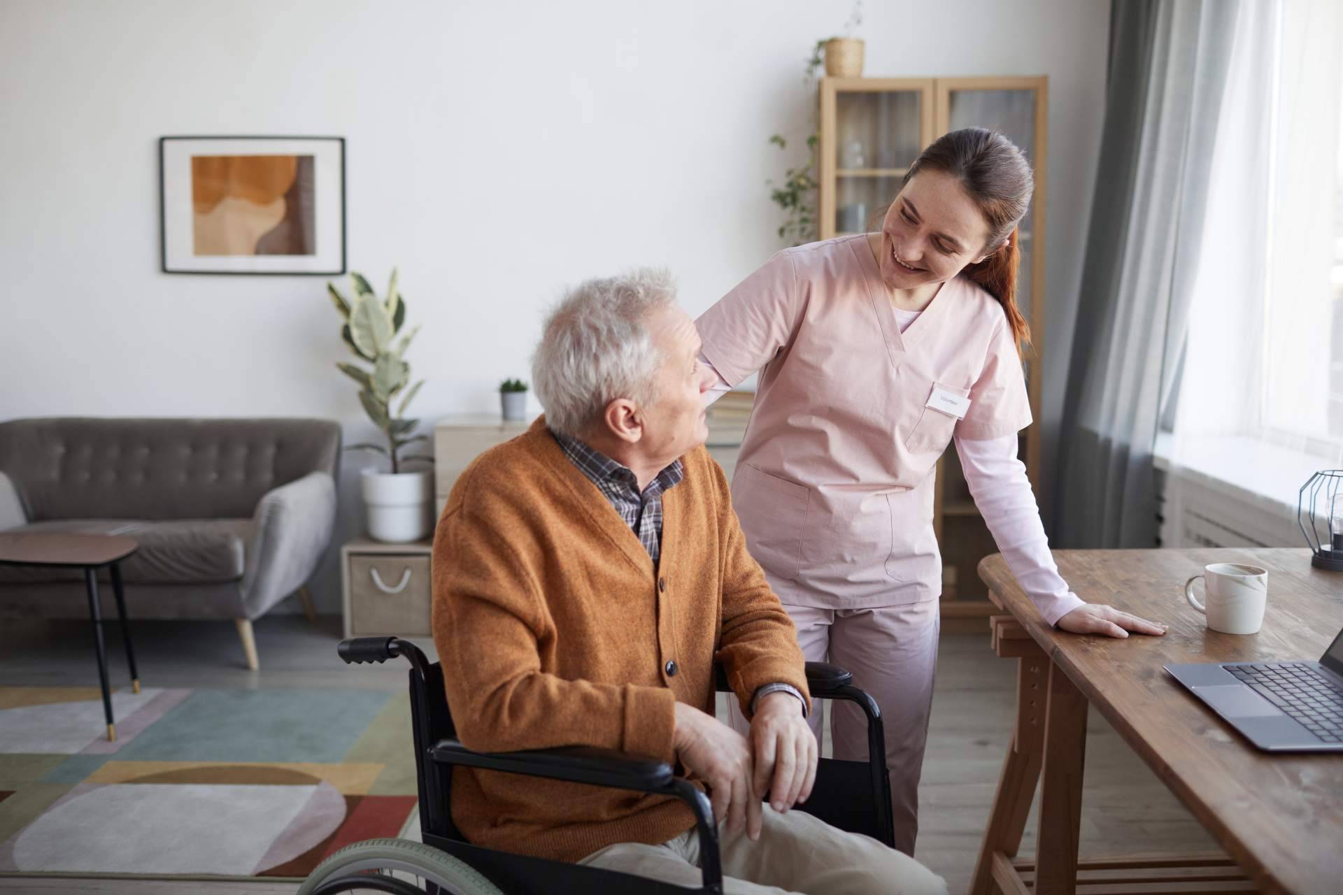 ¿Cuál es la alternativa para encontrar residencias y centros para personas mayores?: GransLiving