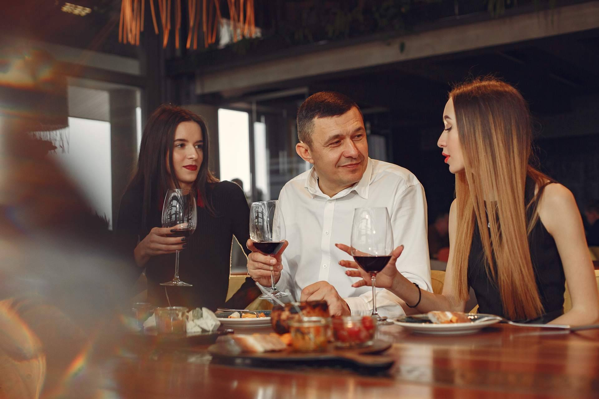 Modelo de negocio sólido y rentable: la propuesta de franquicia de restauración la abuela Santa con olor a brasa