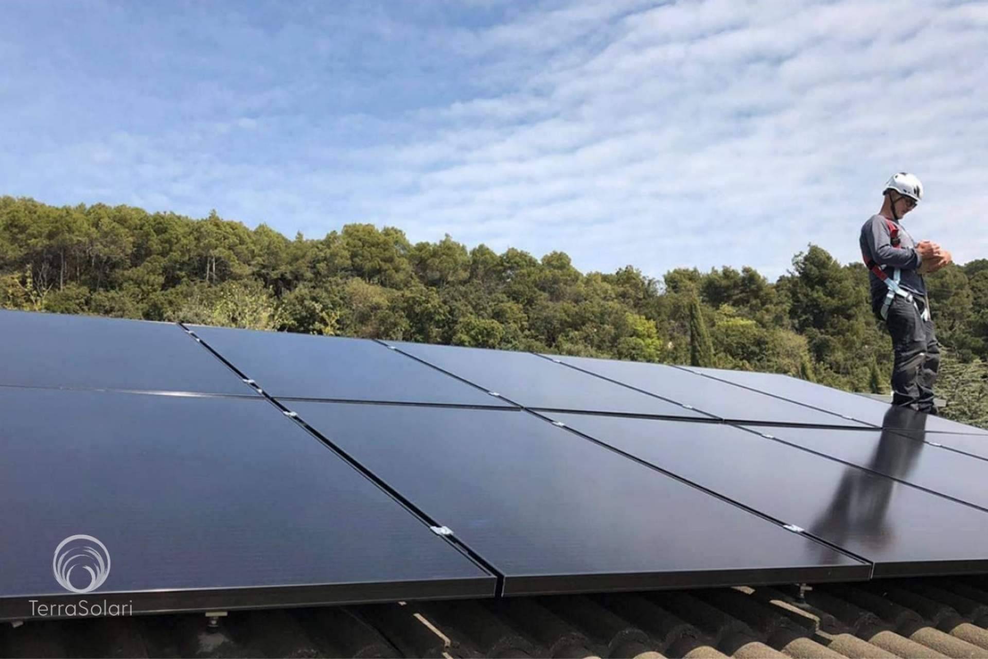TerraSolari: ¿Cómo recibir una subvención económica para instalar placas solares en casa?