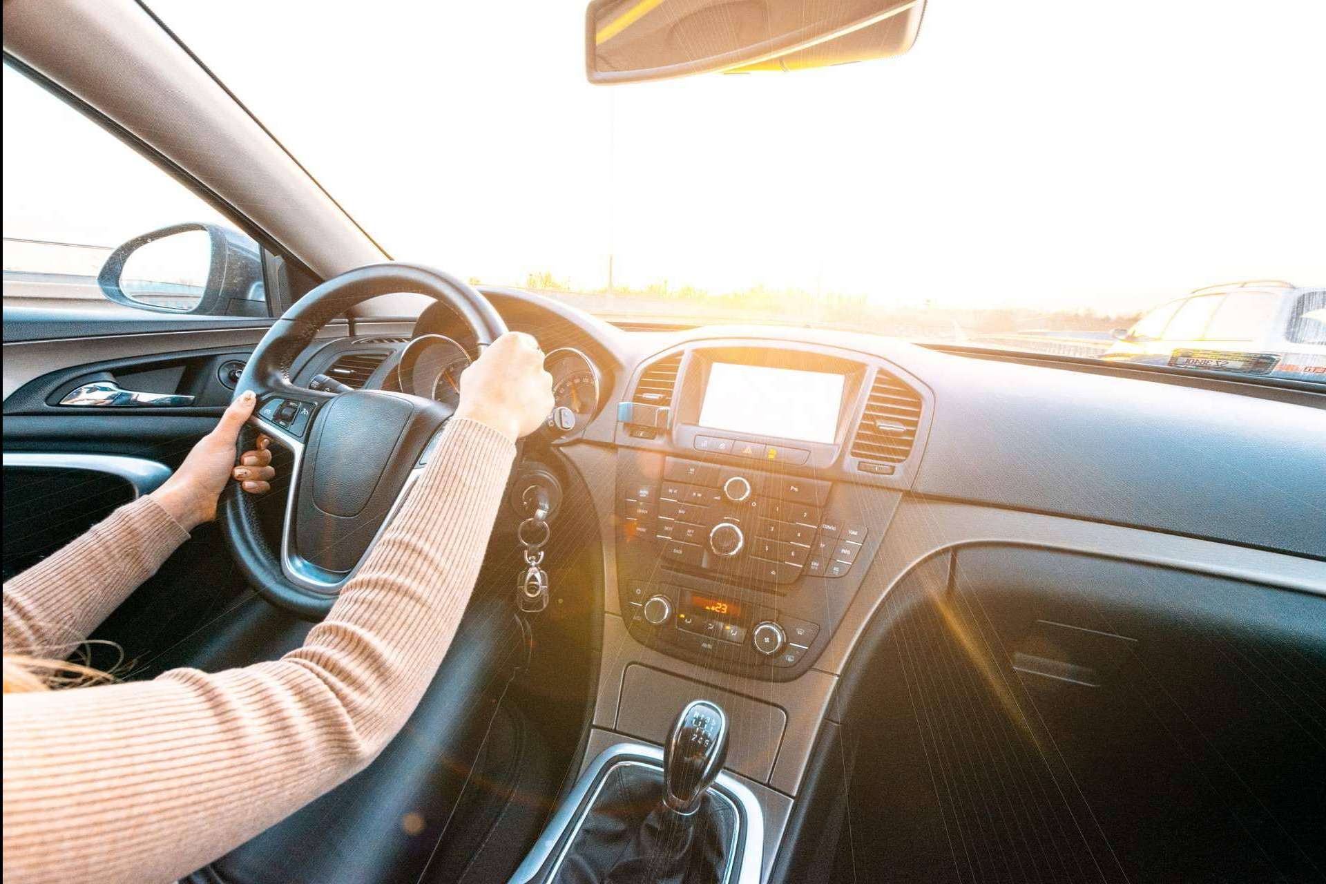 Tramitar la ficha reducida en pocas horas: Ficha Técnica Coche