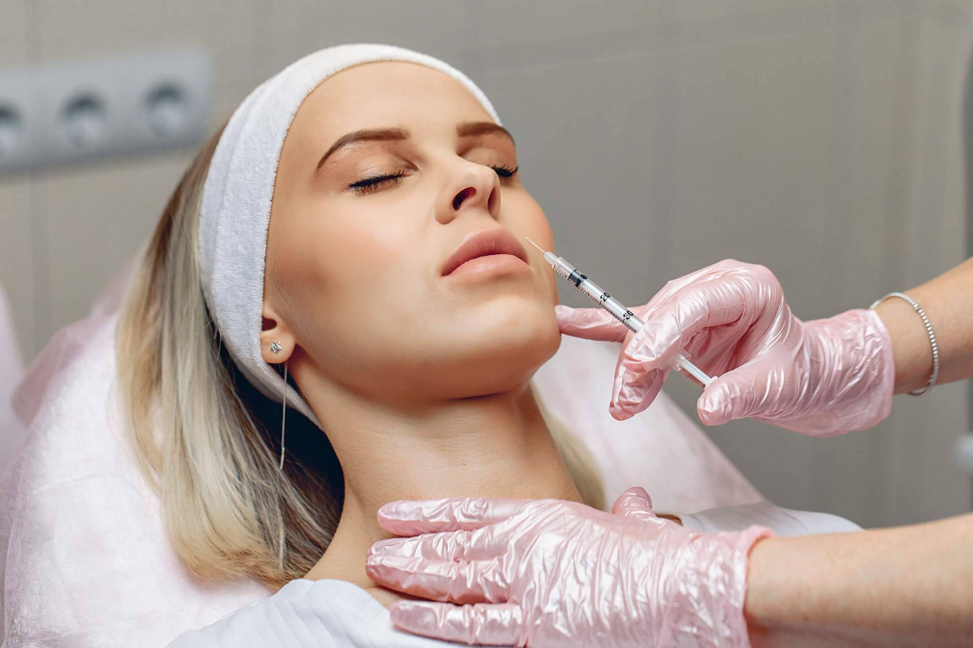 ABB Medicina Estética: eliminación de bolsas de los ojos con ácido hialurónico