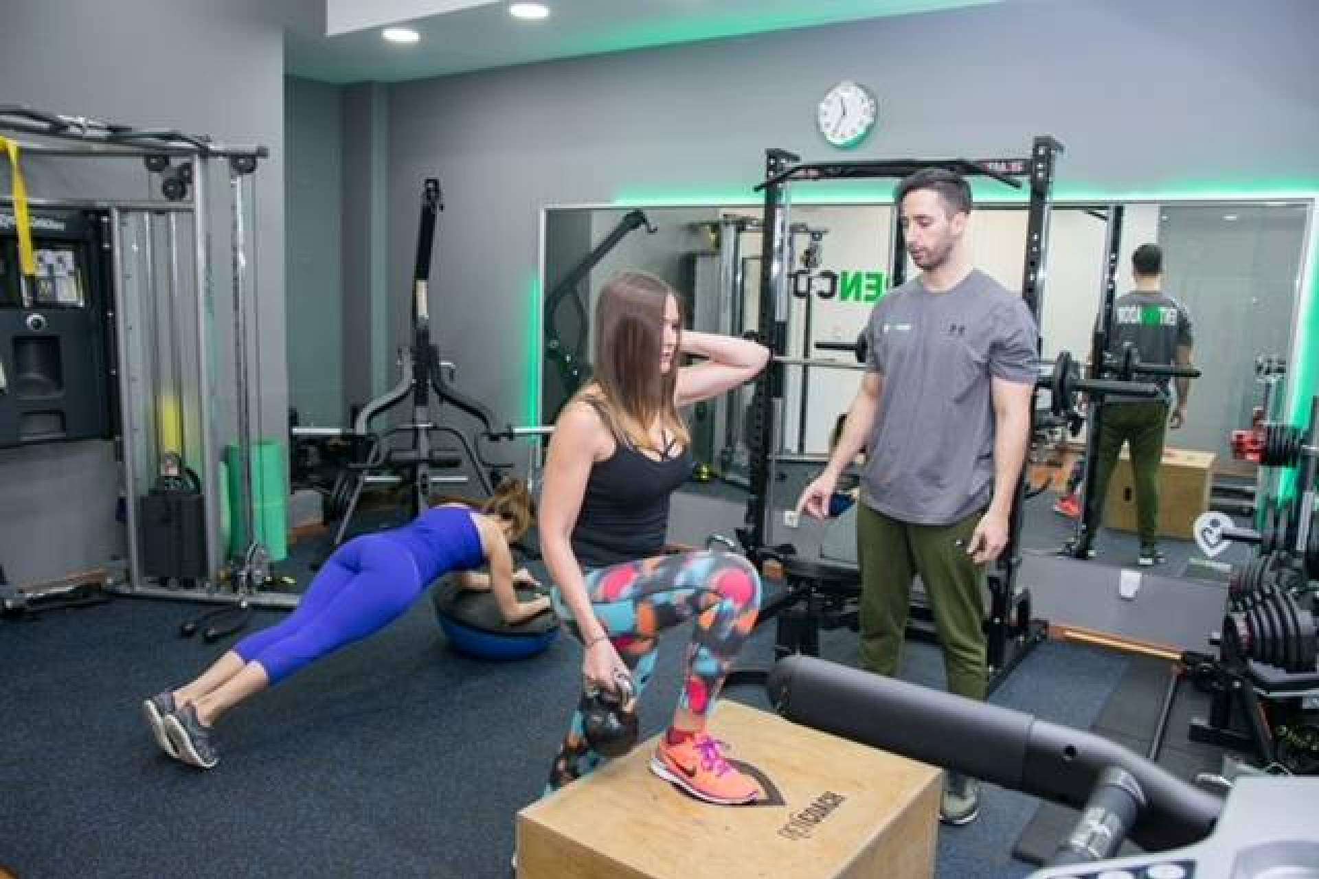 Todo lo que hay que saber sobre el entrenamiento funcional, según el reconocido centro de entrenamiento físico Rencoach