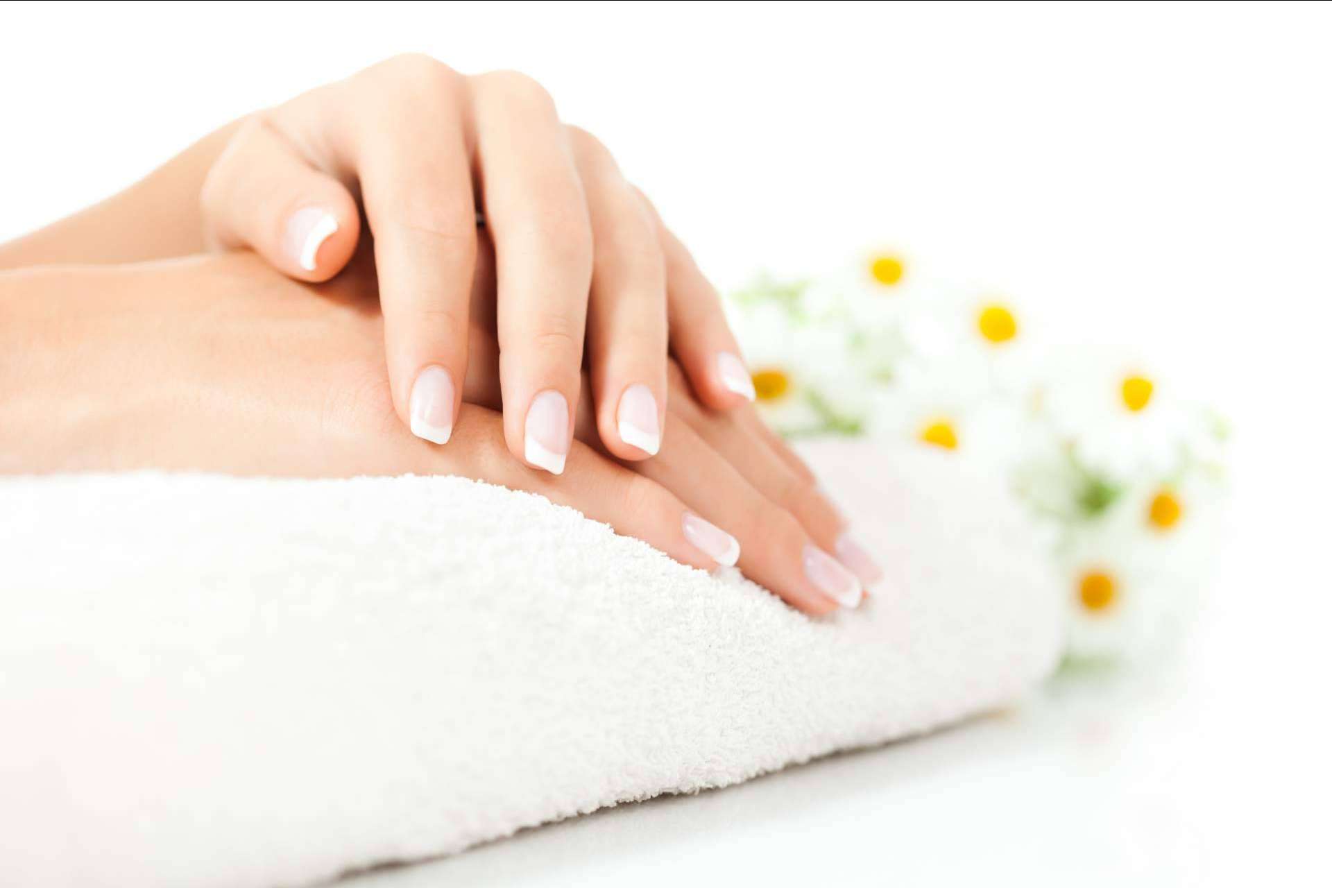 Forzapel, 60 cápsulas, el mejor aliado para fortalecer el pelo, la piel y las uñas en verano de Herbetom