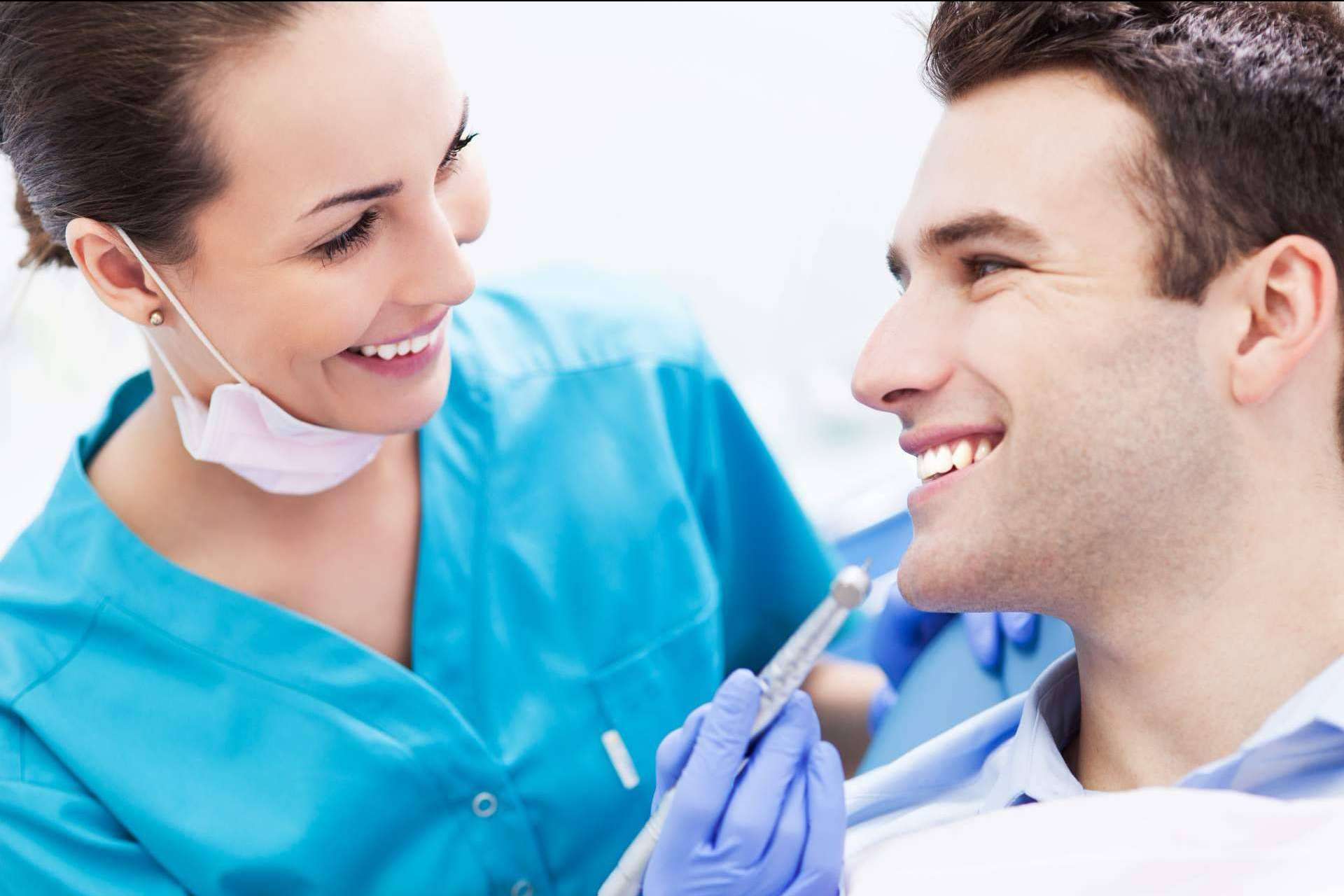Salud integral: odontología integral e implantes dentales con Clínica Dental Heins