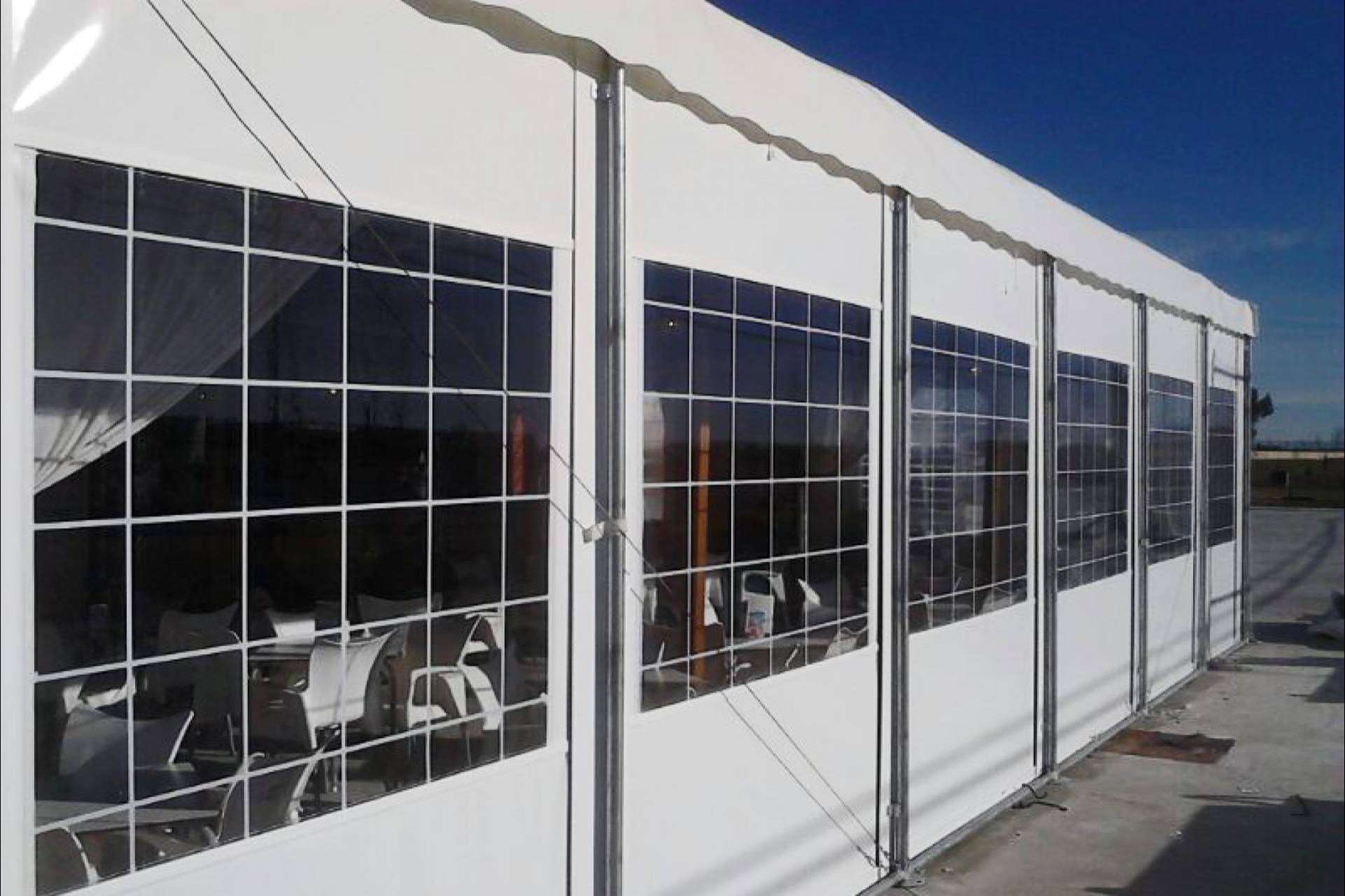 Toldos Picasso: cerramientos de patios y terrazas prácticos para empresas y particulares
