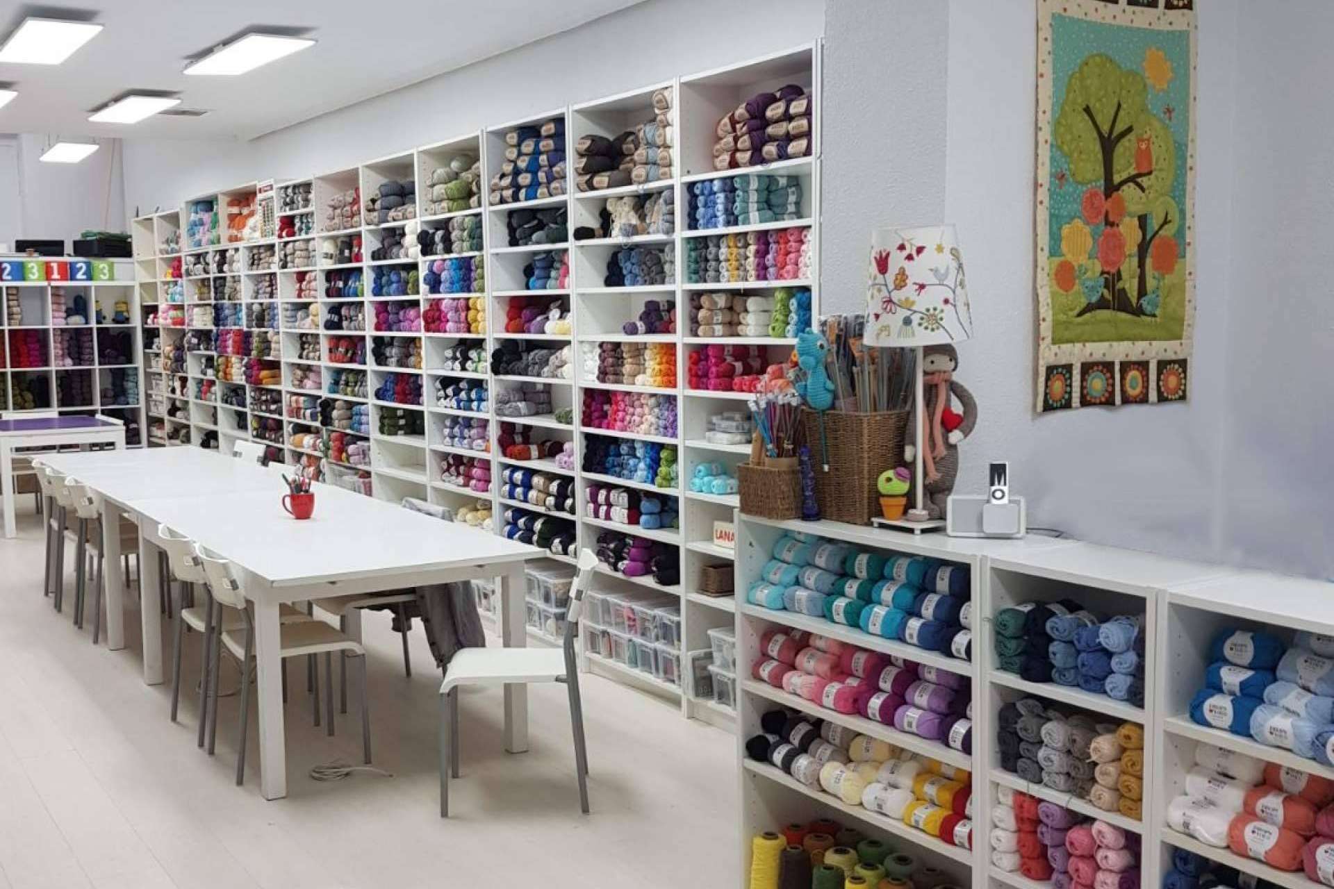 Bichus Club: las ventajas de la tienda de lanas y clases de tejido en Madrid
