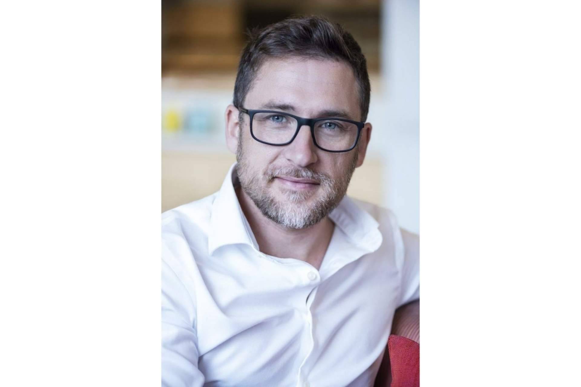 Rubén Martín, con más de 17 años de experiencia en el mundo del desarrollo de marca personal y del emprendimiento, es autor del libro El Poder de tu Marca Personal