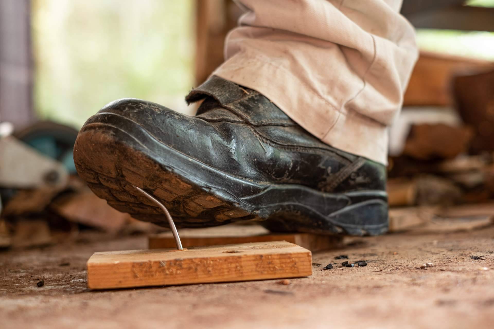 Comprar zapatos de seguridad de calidad en la compañía Suministros Tomás Beltrán