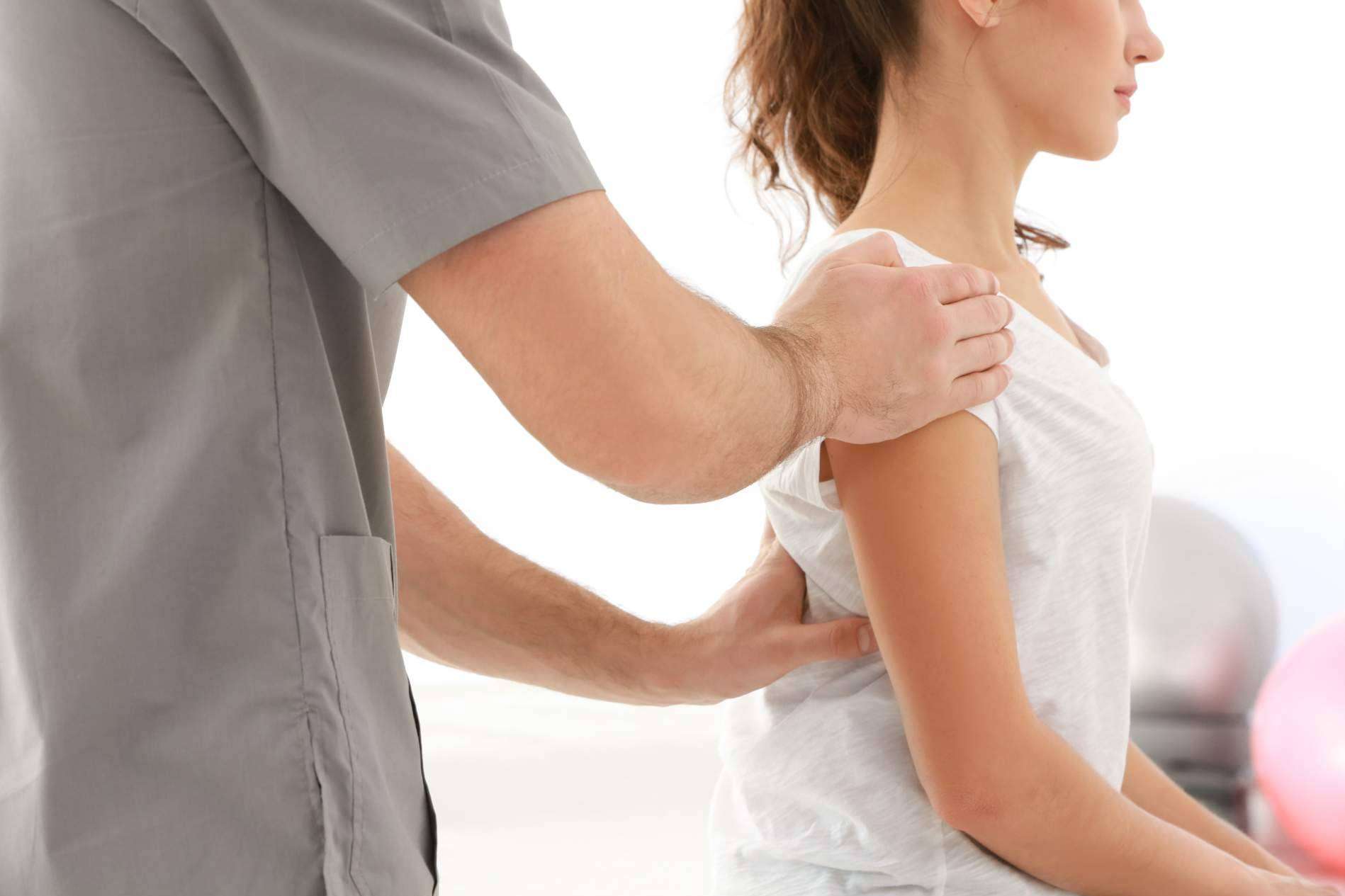 La fisioterapia se establece como una solución eficaz ante el dolor lumbar: Clínica Viasalud