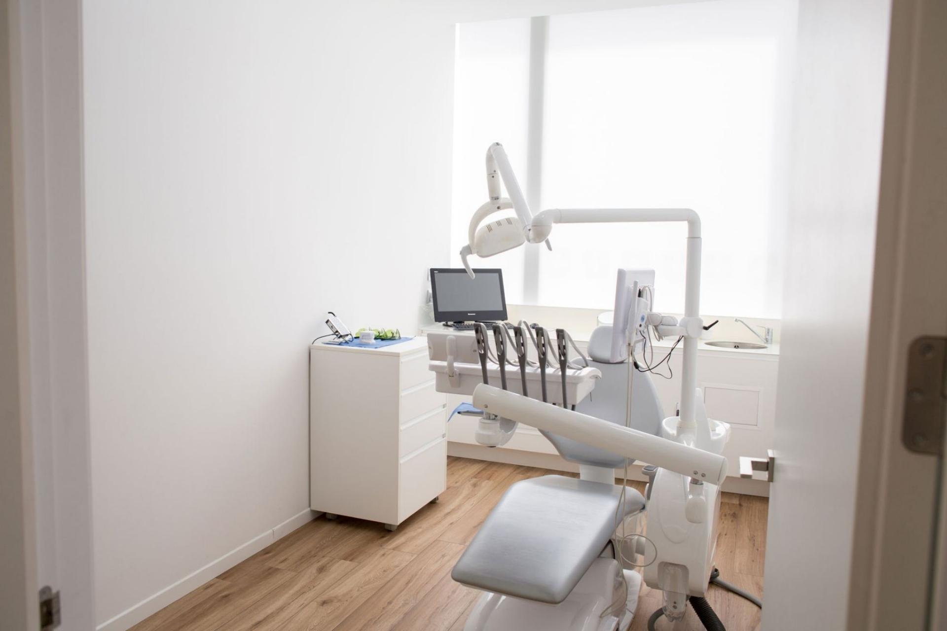 La clínica dental referente en implantes dentales en Valencia: Implant Clinics