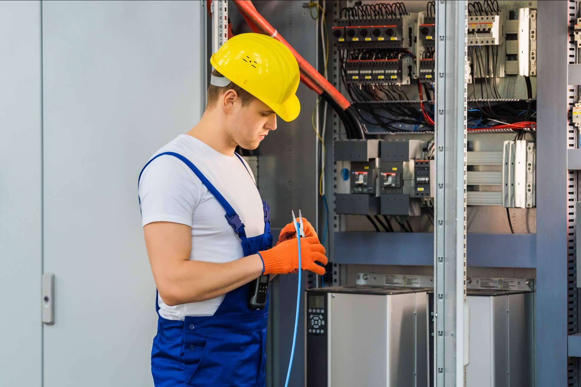 Presupuestos Gratis Online permite saber cuánto cuesta hacer una instalación eléctrica