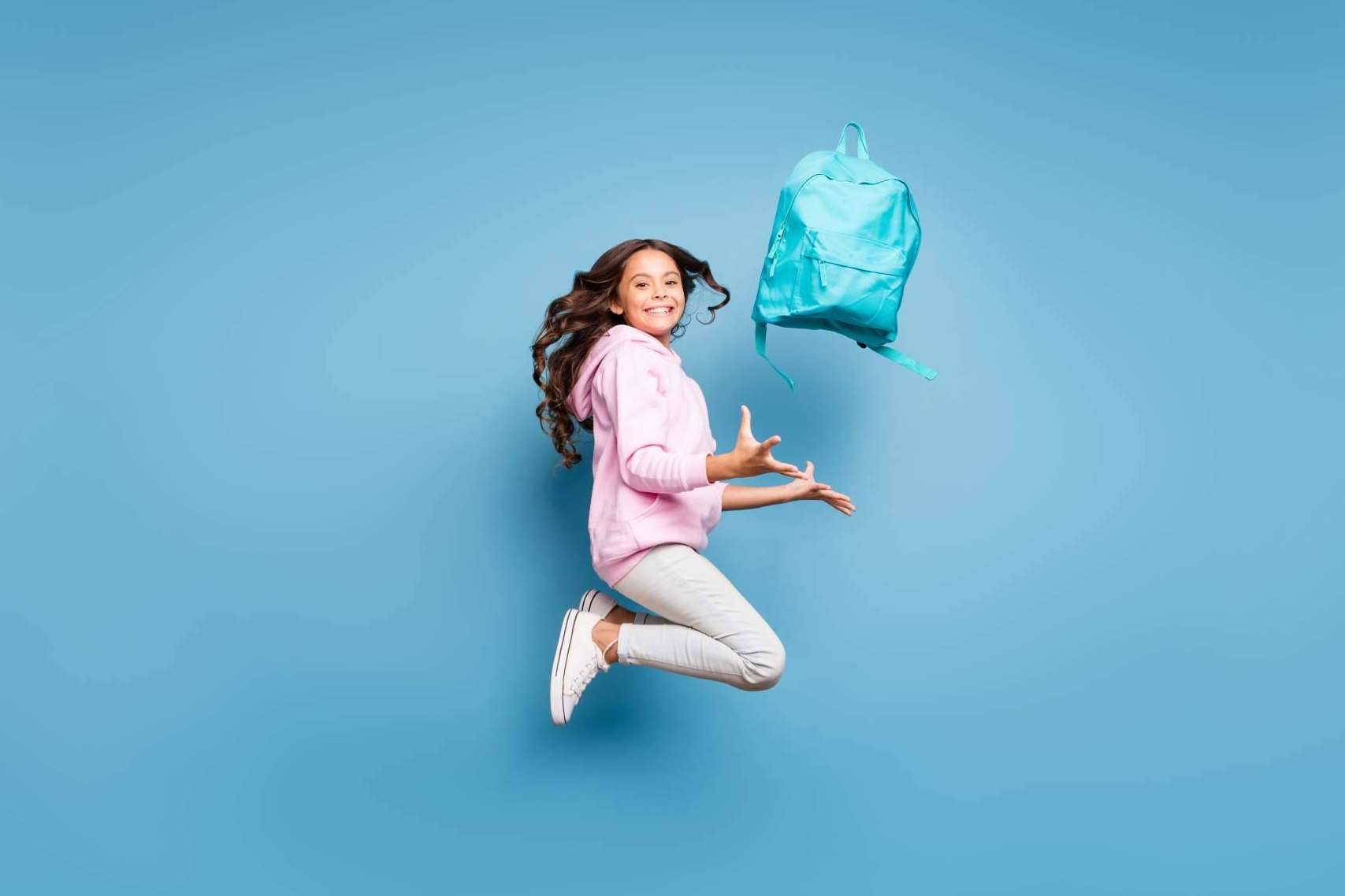 Posicionarse en la mente de los consumidores con las mochilas publicitarias de RegaloEmpresas