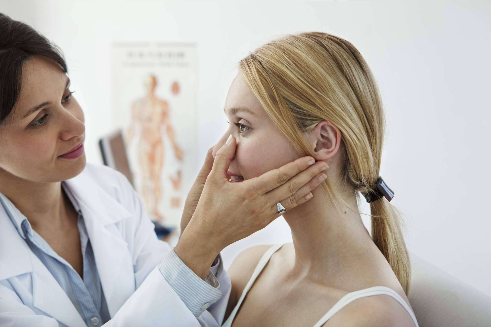 La técnica para corregir imperfecciones de la nariz sin cirugía: la rinomodelación de ABB Medicina Estética