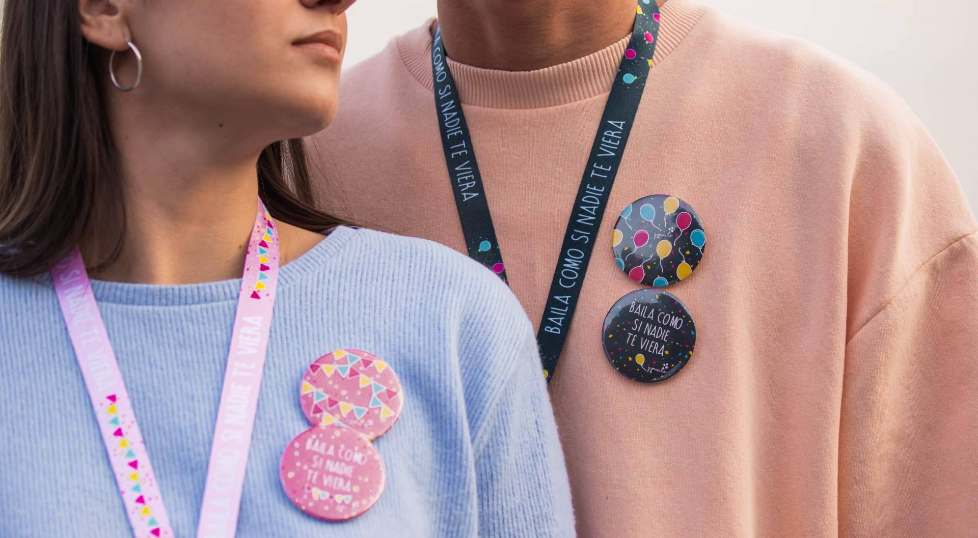 Los lanyards personalizados que ofrece Presume y Punto para regalos especiales