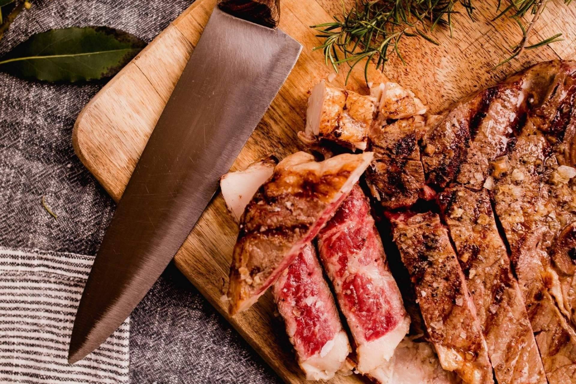 Sibbarita apuesta por la alta calidad de los productos con el chuletón de vaca o el bogavante azul