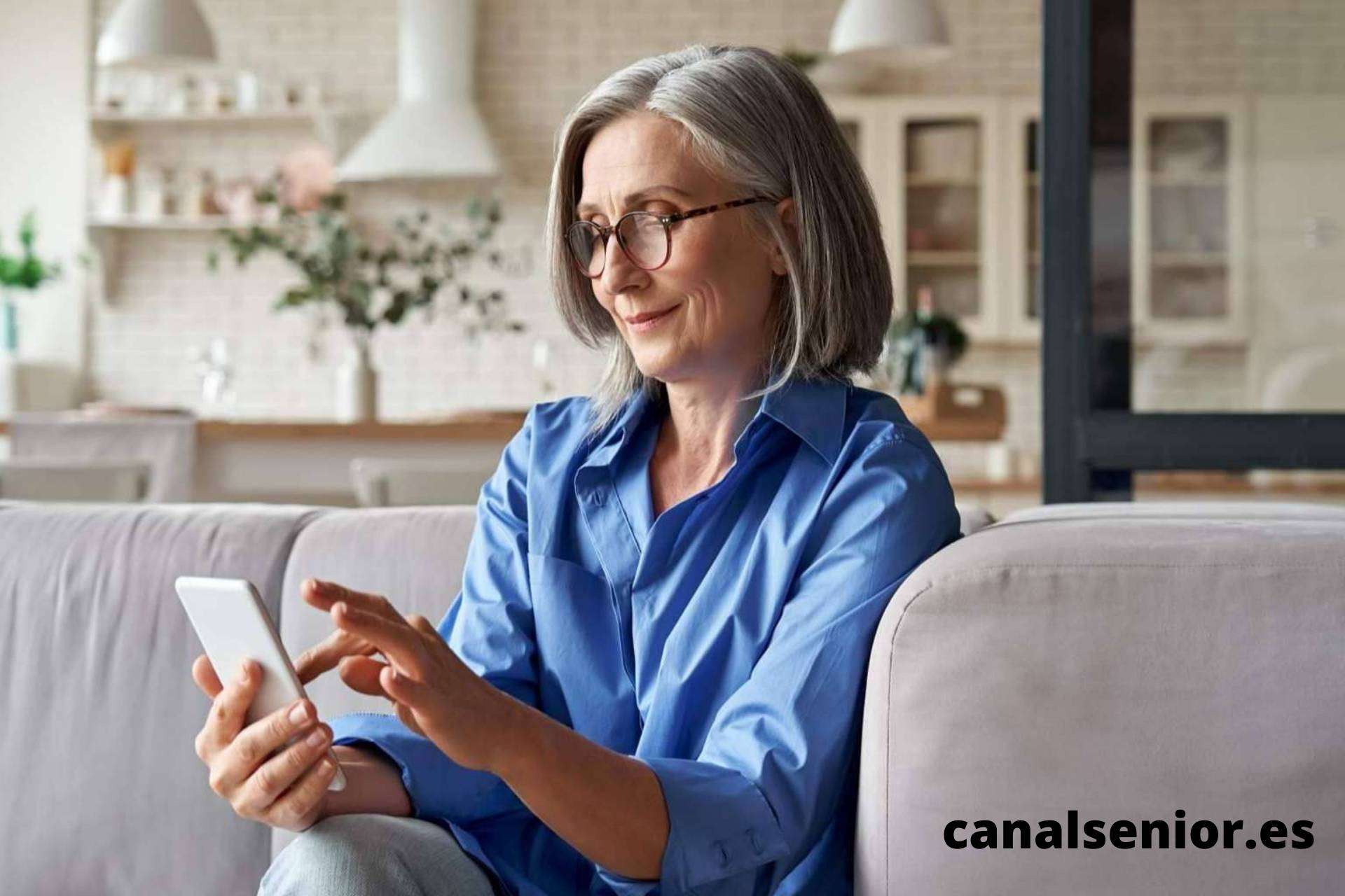 Se buscan jóvenes preocupados por el ocio de sus abuelos para la plataforma gratuita de entretenimiento Canal Sénior