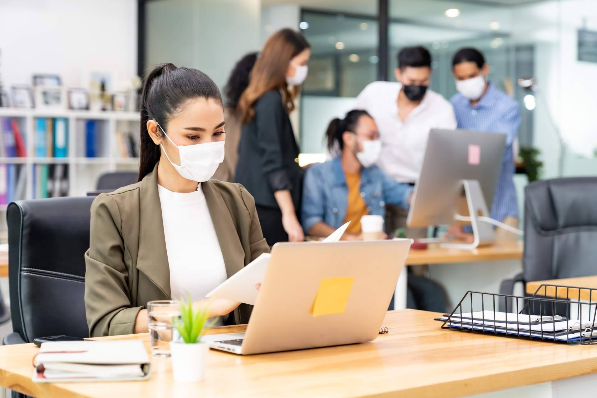 Los 7 consejos de Aicad Business School para encontrar prácticas no laborales