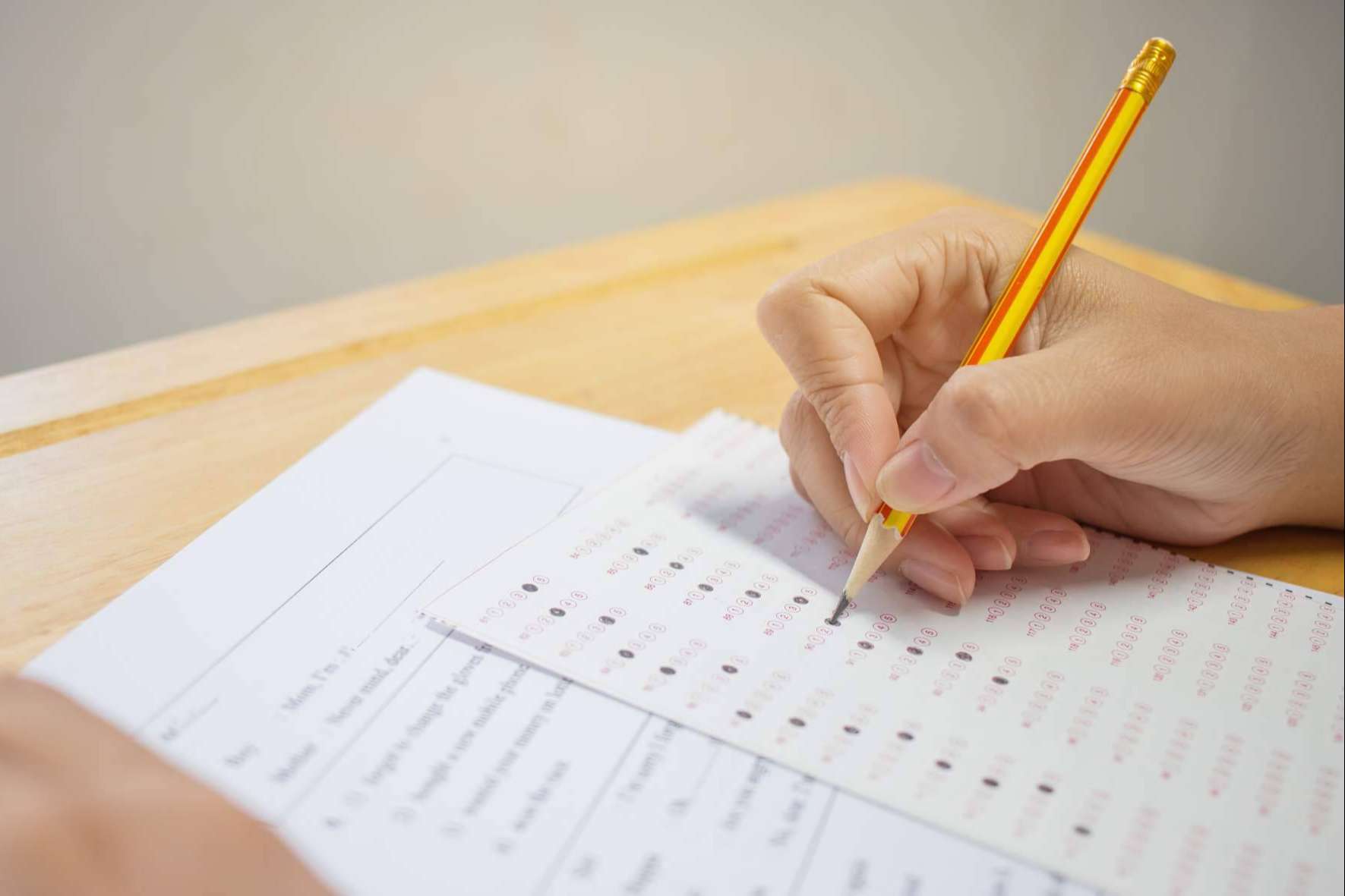 Mejorar el nivel de inglés mediante los cursos de preparación para Oxford Test of English online que ofrece la academia Inglessa
