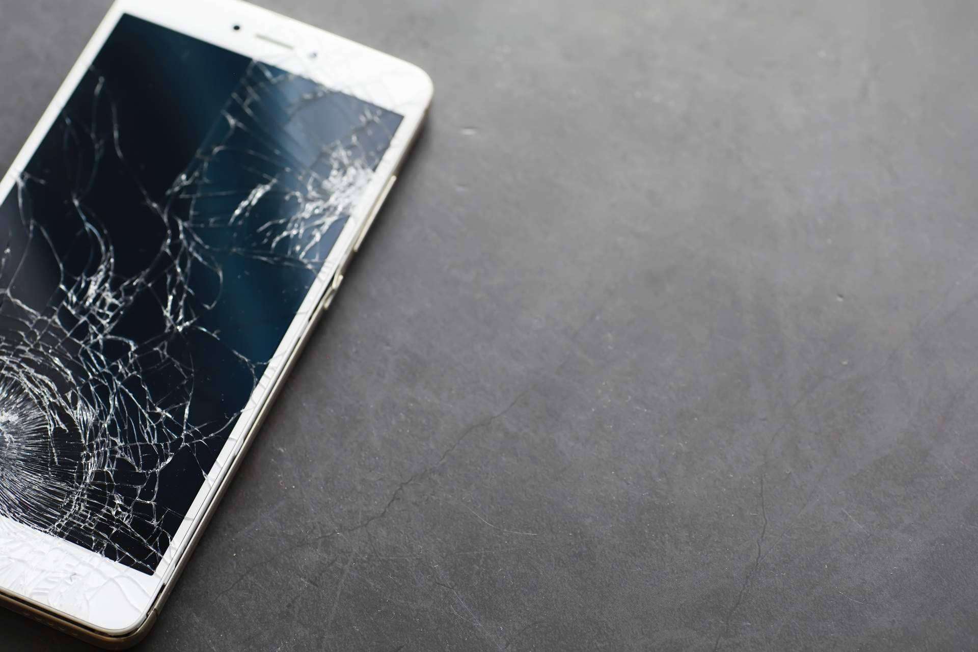 Reparar iPhone de cualquier modelo y comprar repuestos iPhone en Repuestos Tic