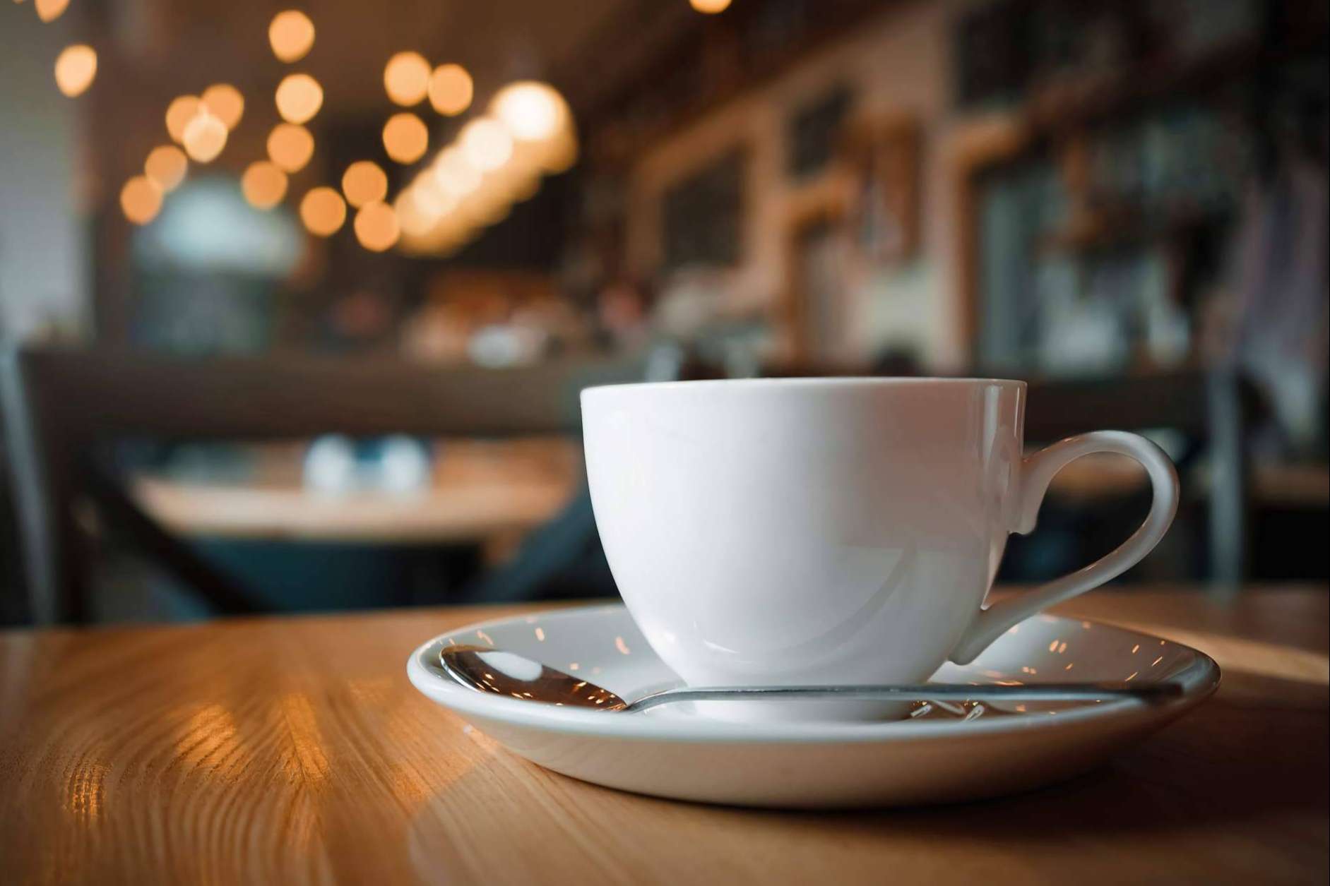 Vivir la sensación única de desayunar en una cafetería local de Madrid gracias a Cafetería Las Palmeras