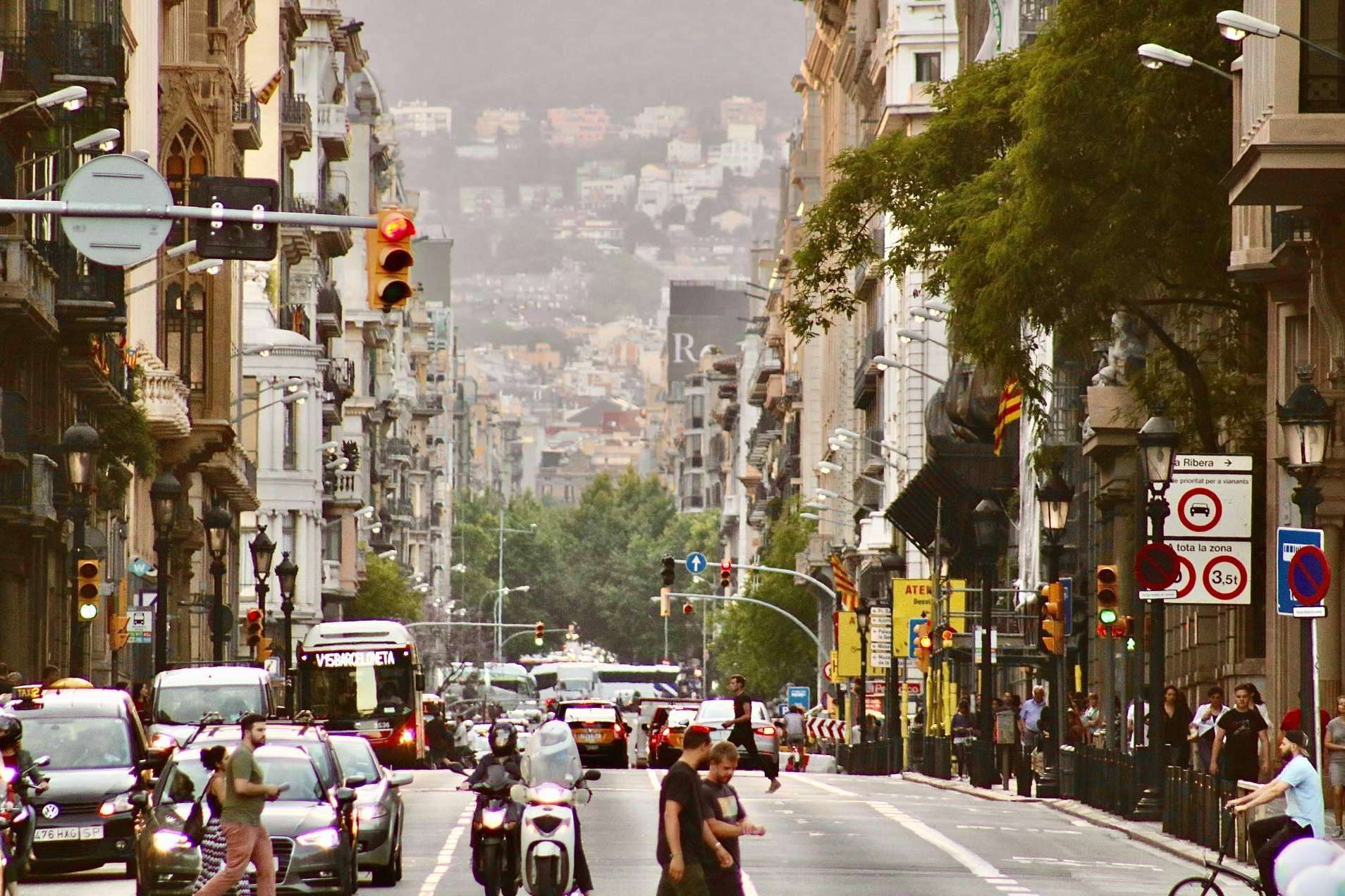 La alternativa a la zona azul para aparcar en Barcelona llega de la mano de Parkimeter