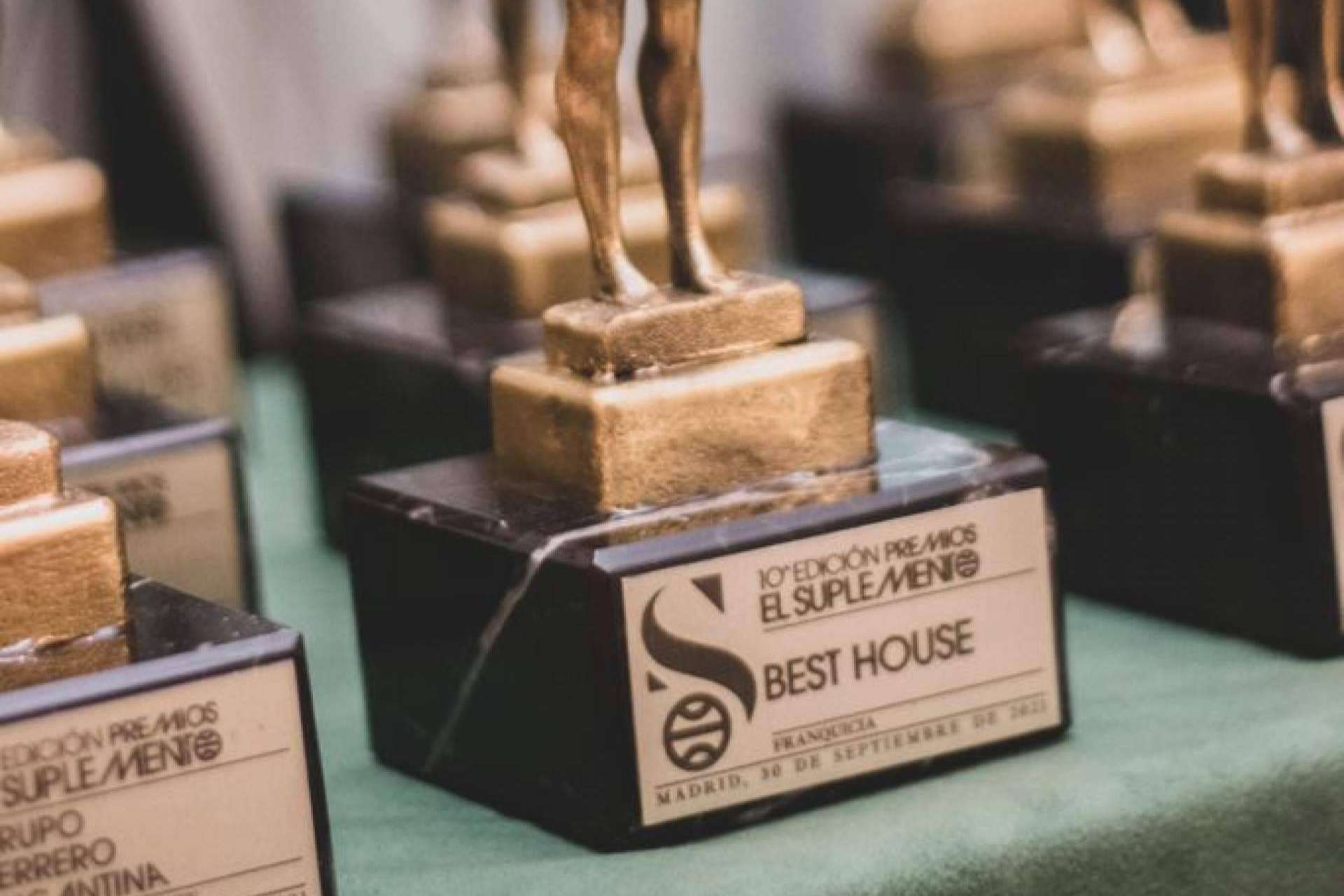 La 10ª edición de los Premios Nacionales El Suplemento otorga el  galardón a Mejor Franquicia Inmobiliaria a Best House