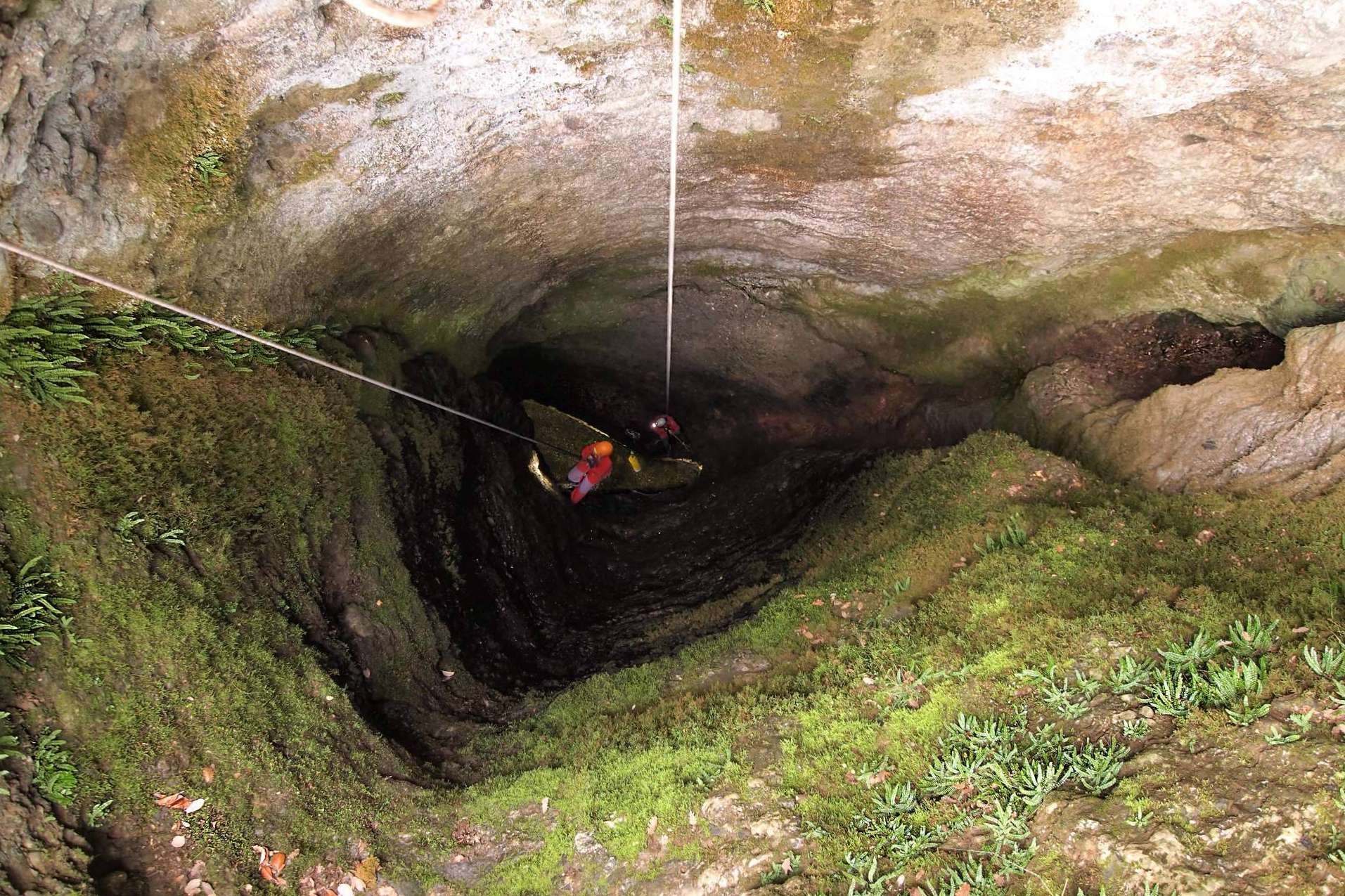 En noviembre, arranca el curso de formación de iniciación a la espeleología de Vertical Challenge