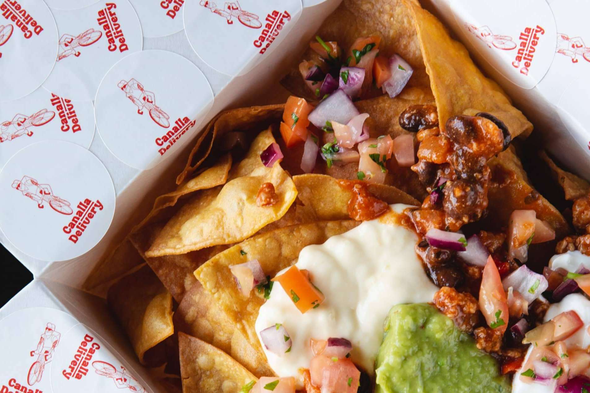 Canalla Delivery ofrece comida de calidad a los 'viciosos' de los grandes y pequeños municipios