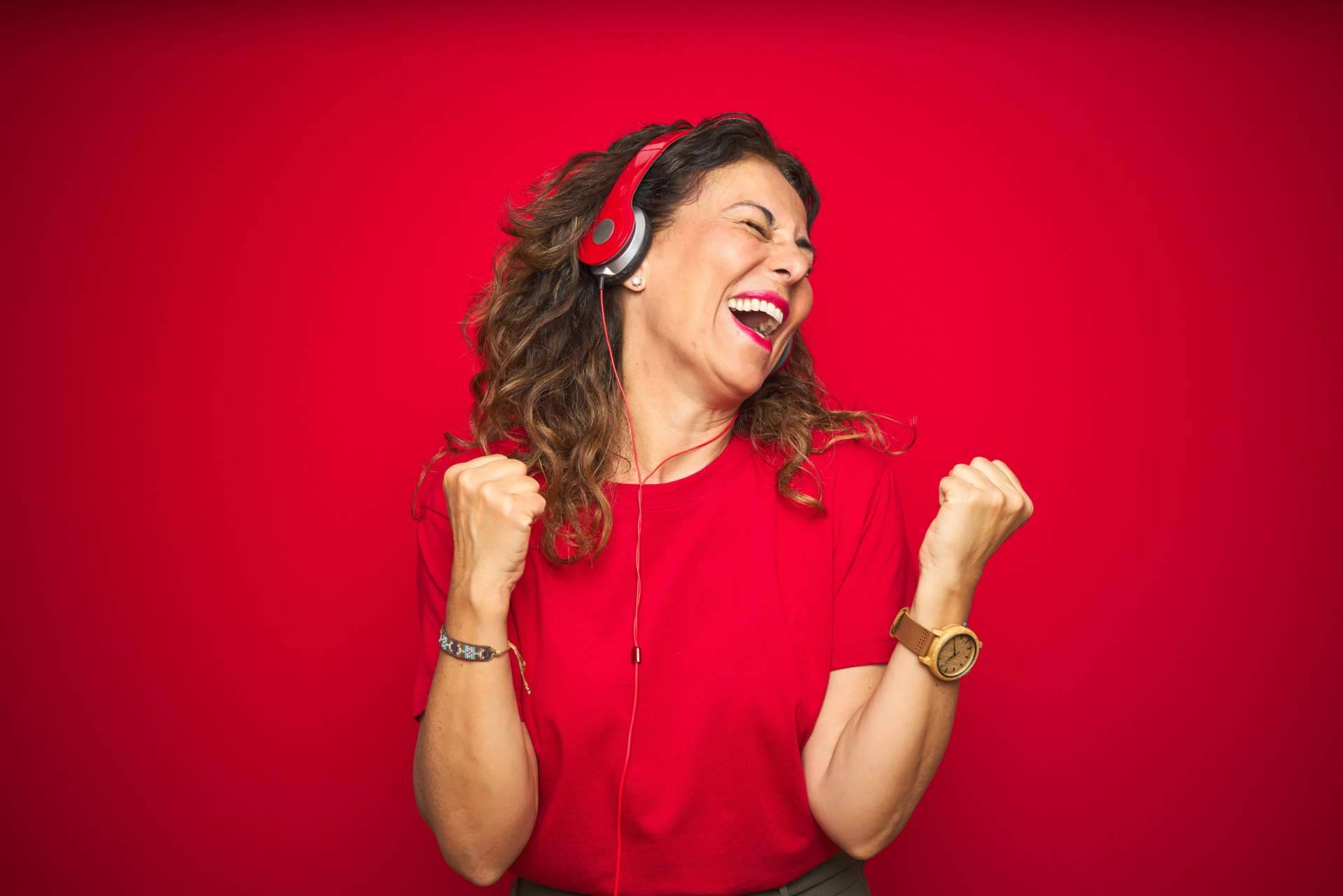 KISS FM es la perfecta combinación de música y noticias