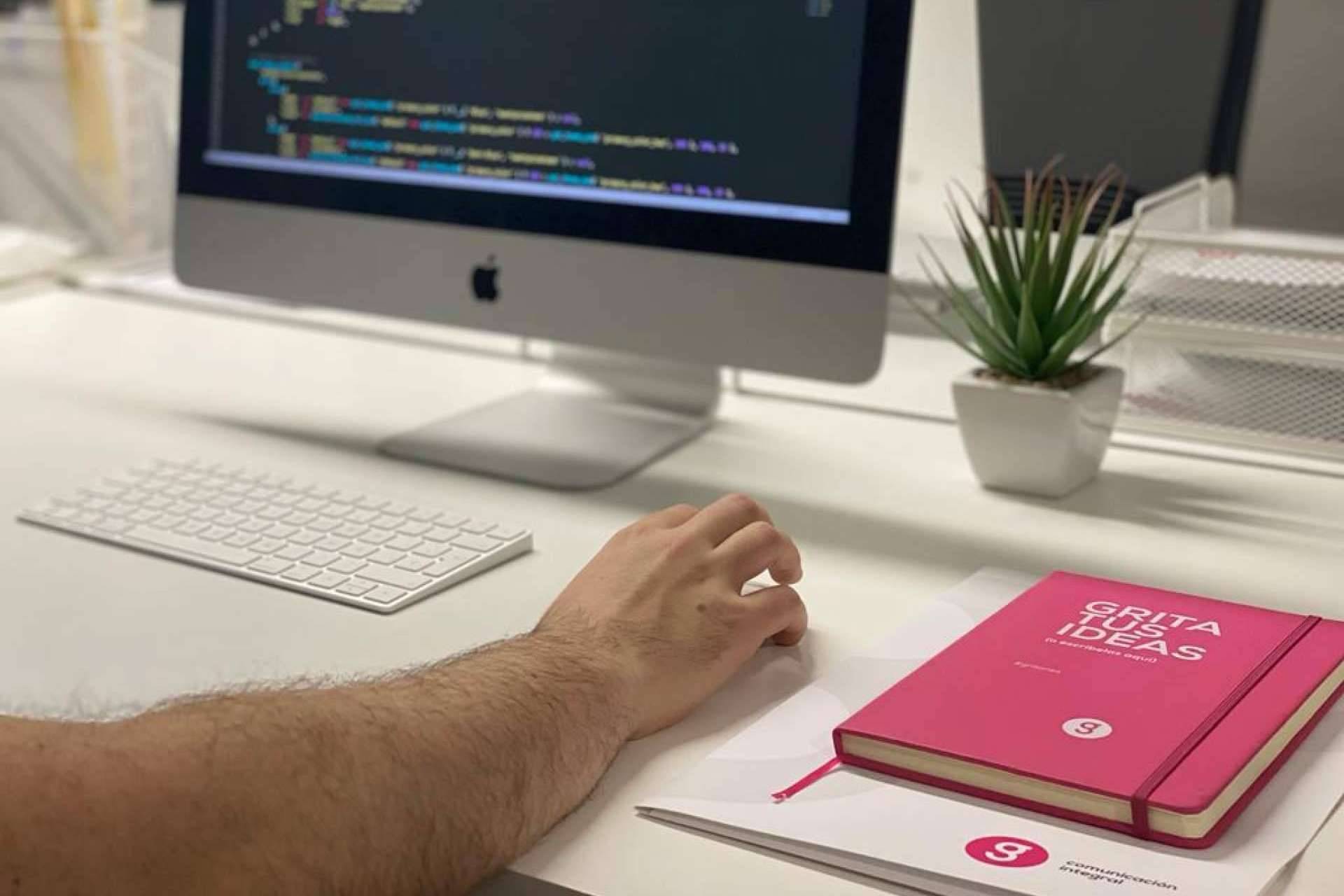 Conseguir el éxito en internet gracias al diseño web de Gritovisual, galardonados con el Certificado Empresa Digna de Confianza