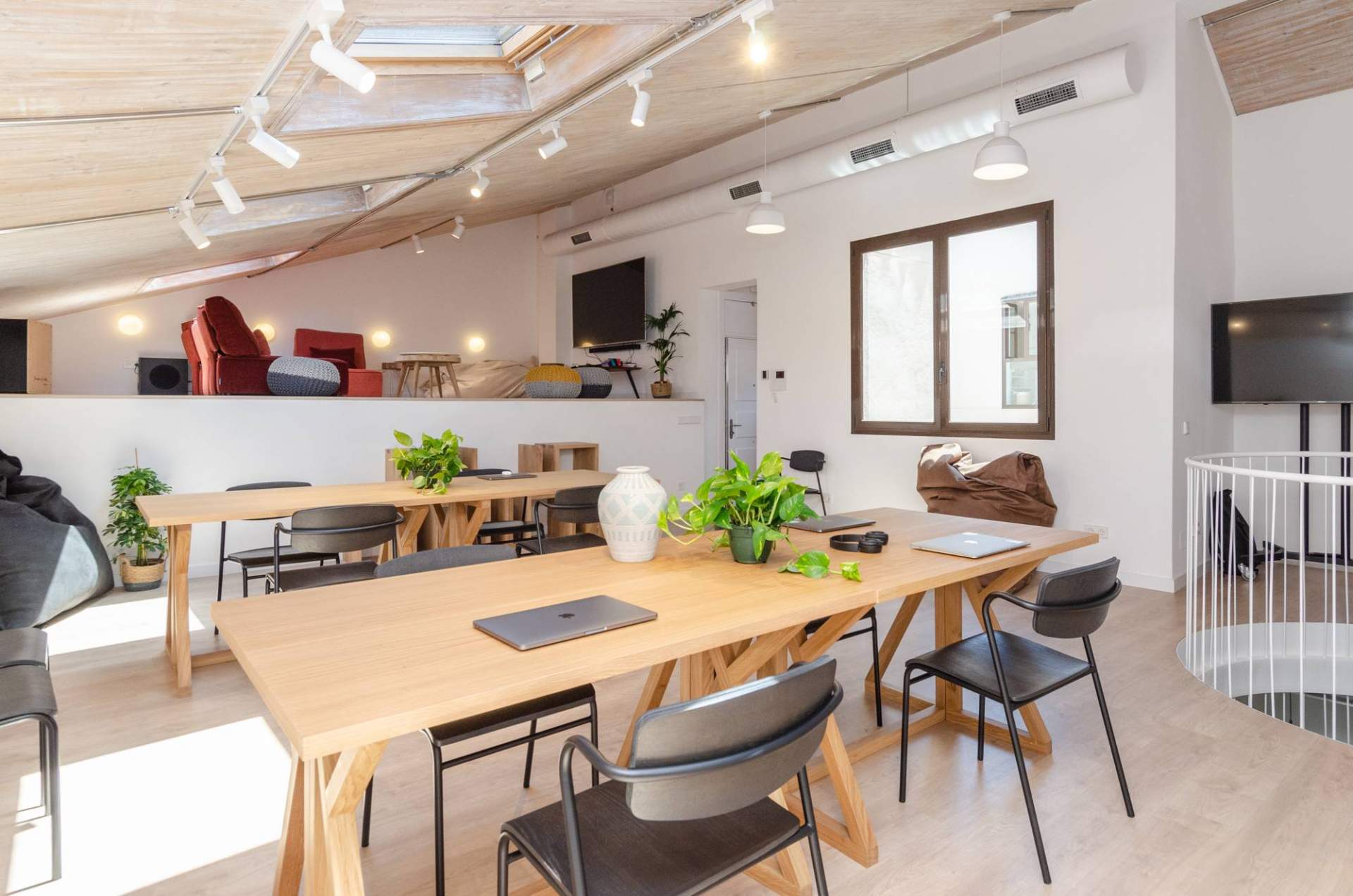 Crear espacios verdes para vivir y trabajar a través de nuevas startups surgidas de la colaboración entre los habitantes de Urban Campus