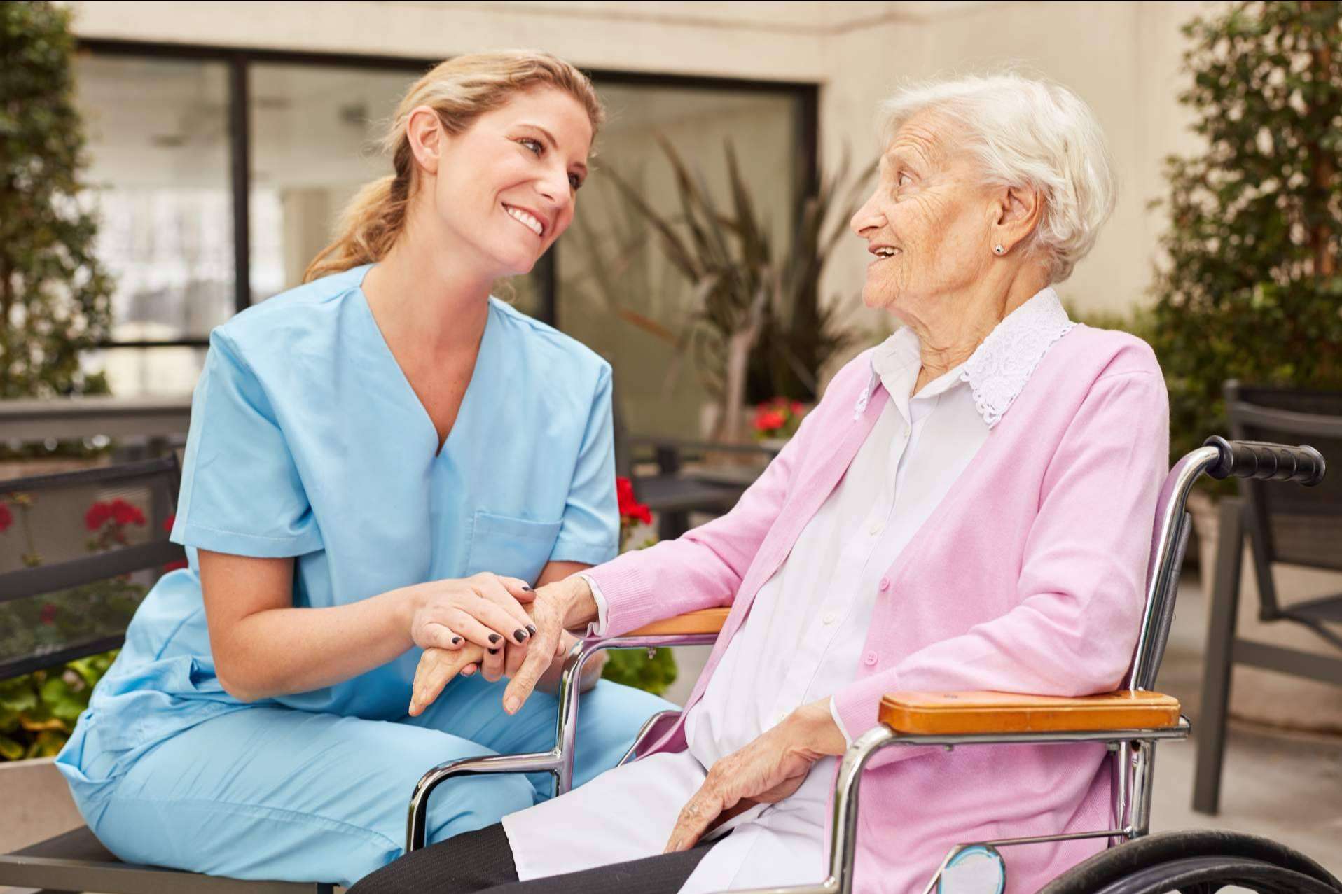 Los servicios que ofrece Seyer Hogar para el cuidado de ancianos y enfermos