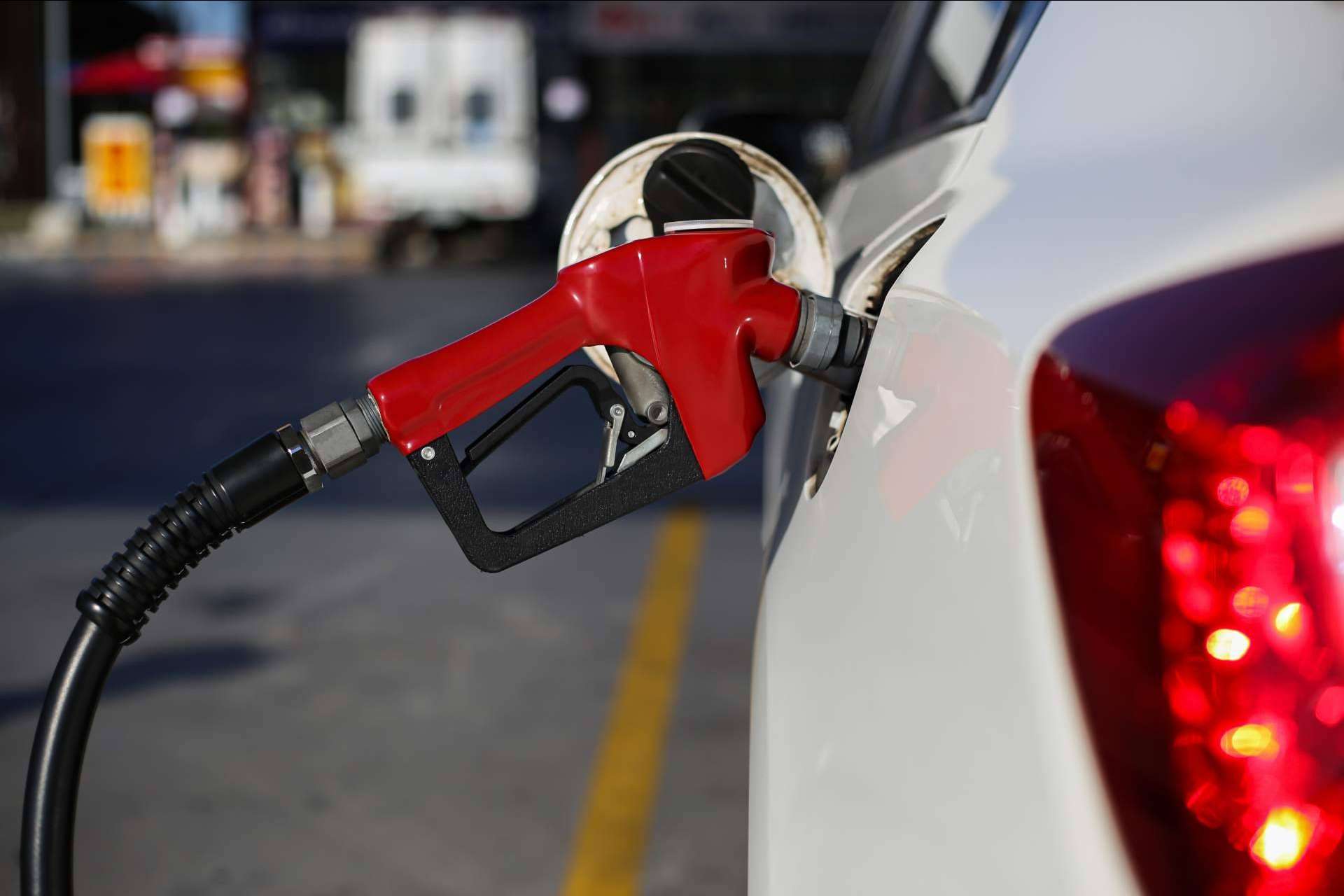 Ahorrar carburante en pleno incremento de precios gracias a Eco Carburante Motors