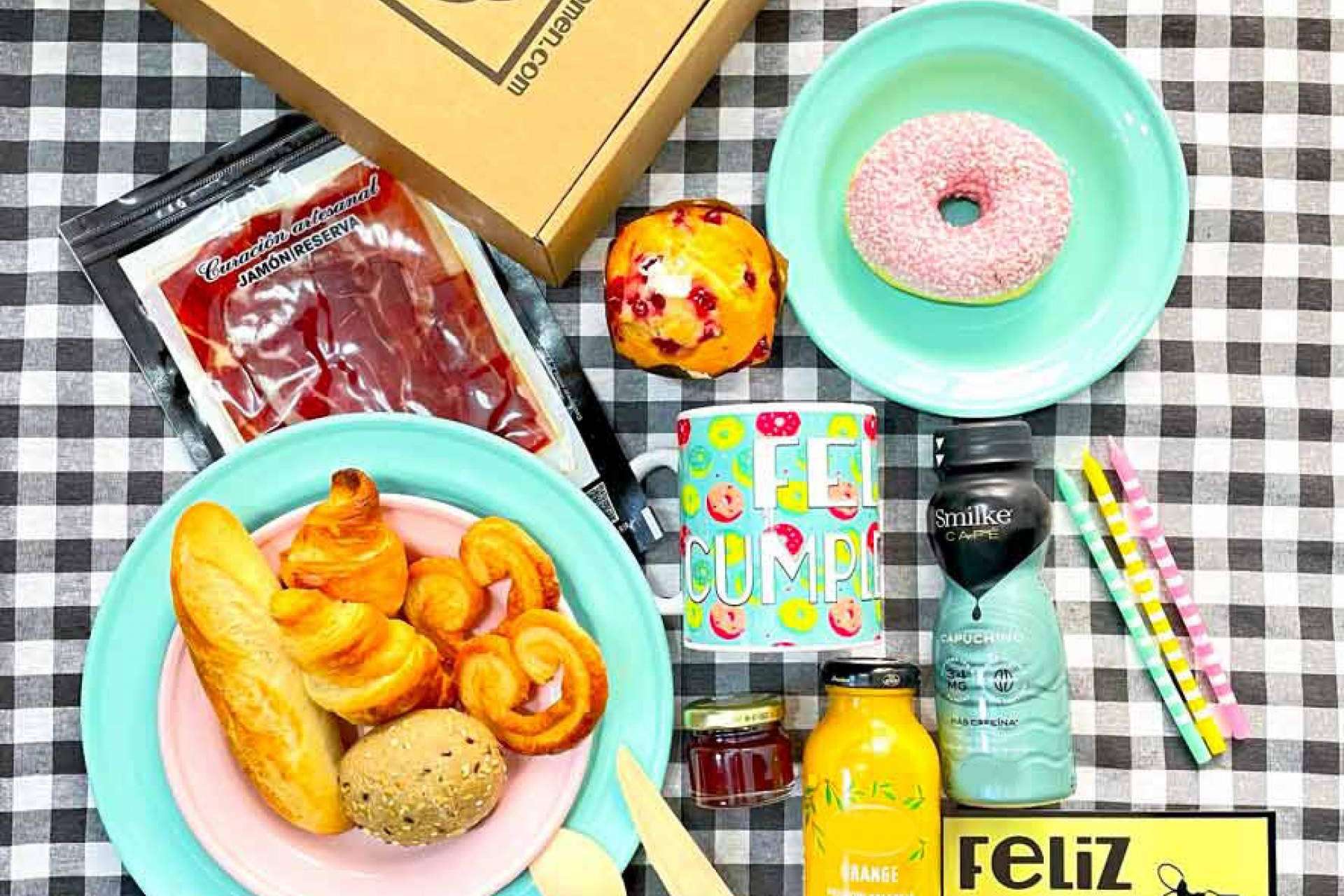 Enviar desayunos a domicilio personalizados a cualquier parte de España y Portugal de la mano de Las Flores No Se Comen