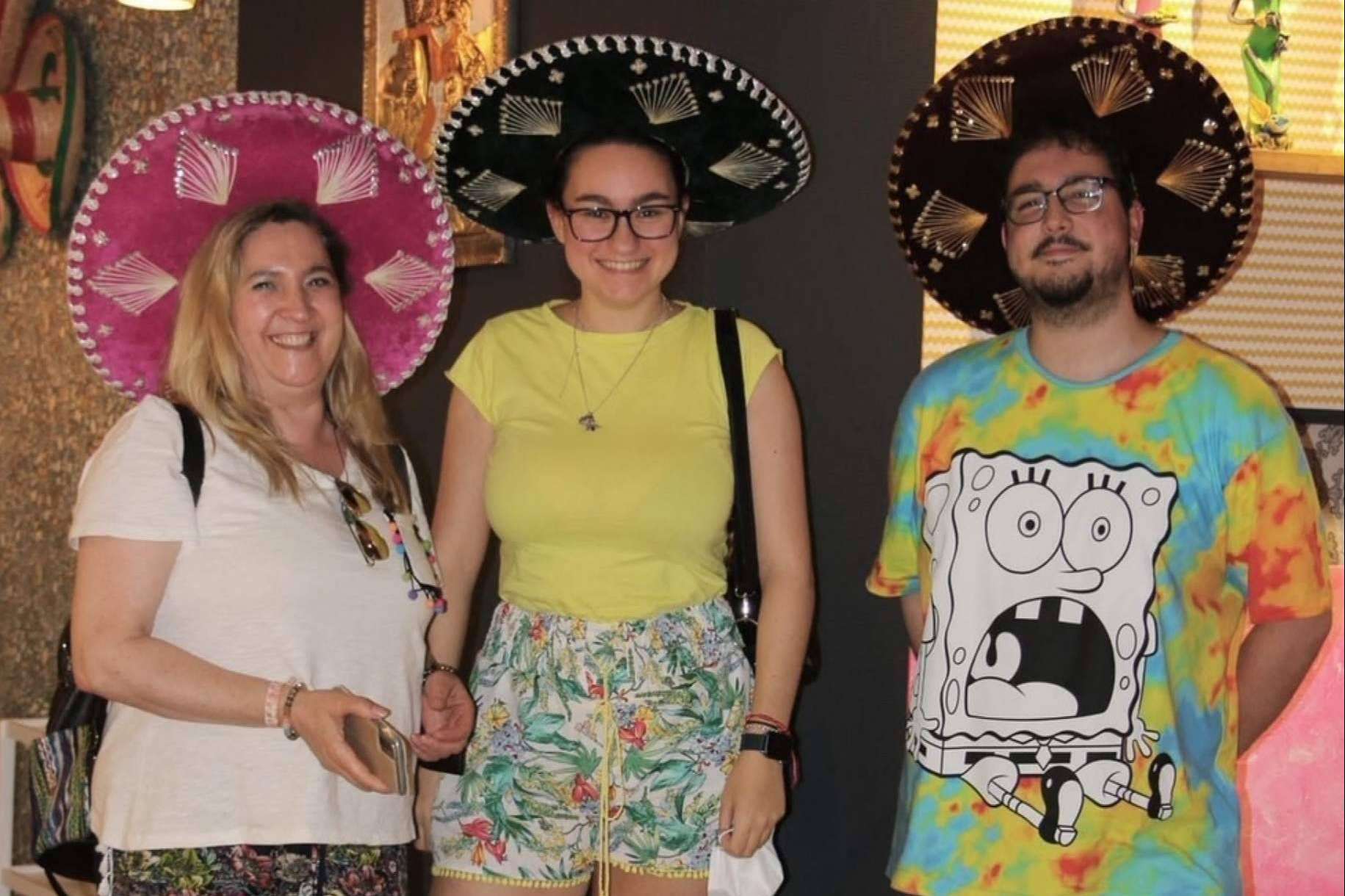 Disfrutar de una comida con los amigos o la familia en La Llorona