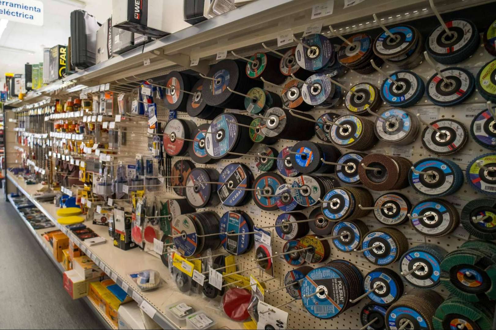 Ferroval se sumerge a la nueva realidad del comercio electrónico con su tienda online ferretería