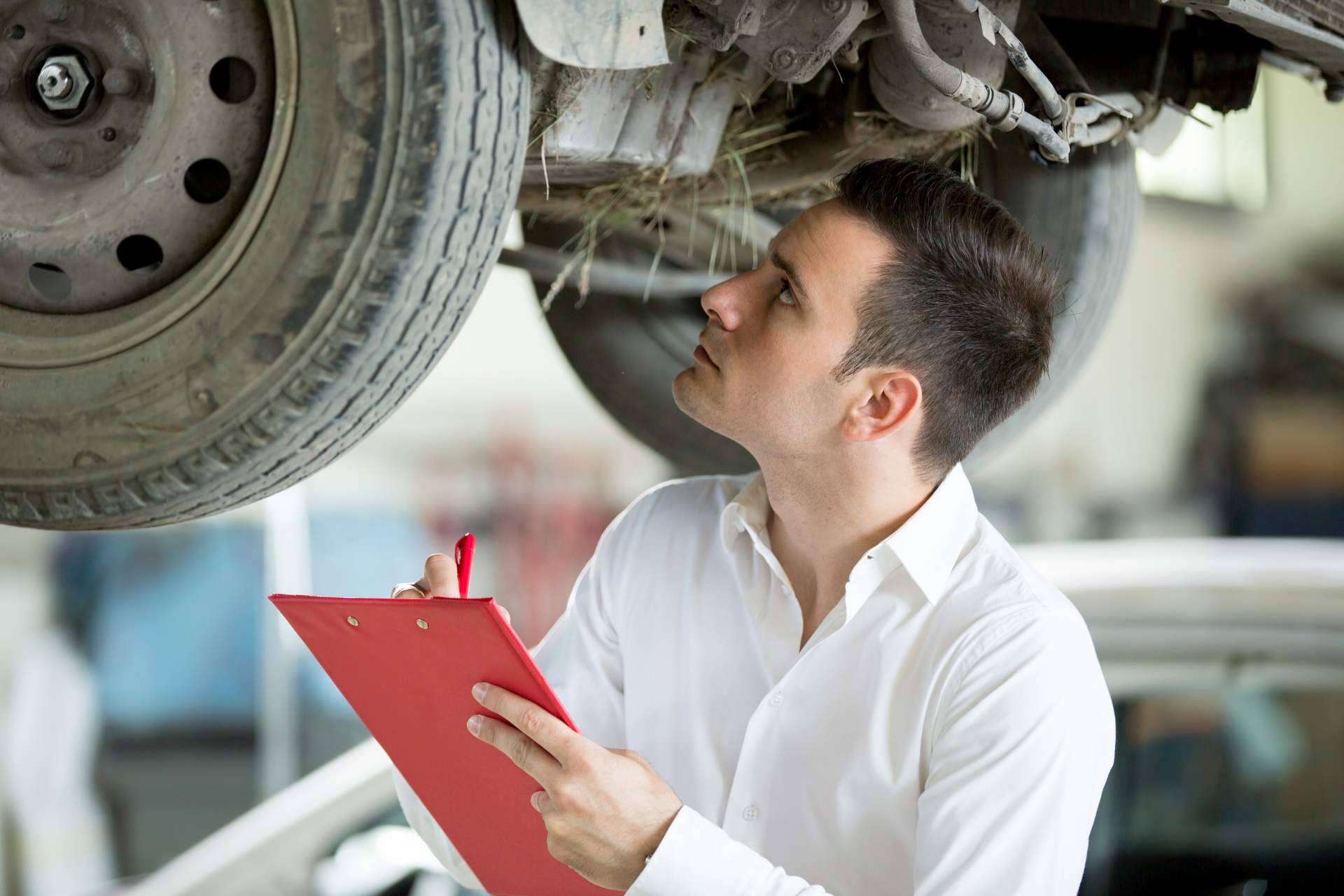 Comprar un coche de segunda mano seguro a través de la verificación, prueba y diagnosis de un perito mecánico profesional, por Testmotor
