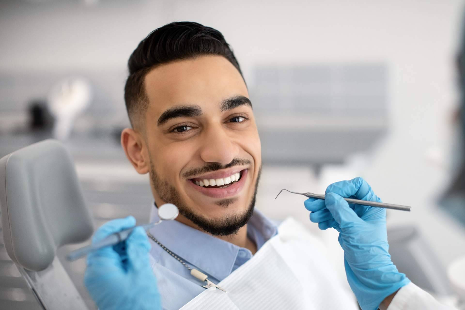 De qué manera se trata la periodontitis, por Clínicas Dentalbell