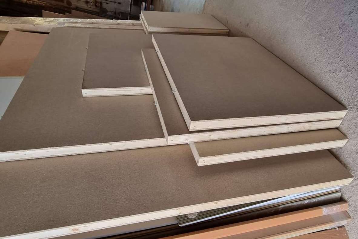Las estructuras y muebles de madera sostenible a medida de MNA Stands son el futuro de los eventos