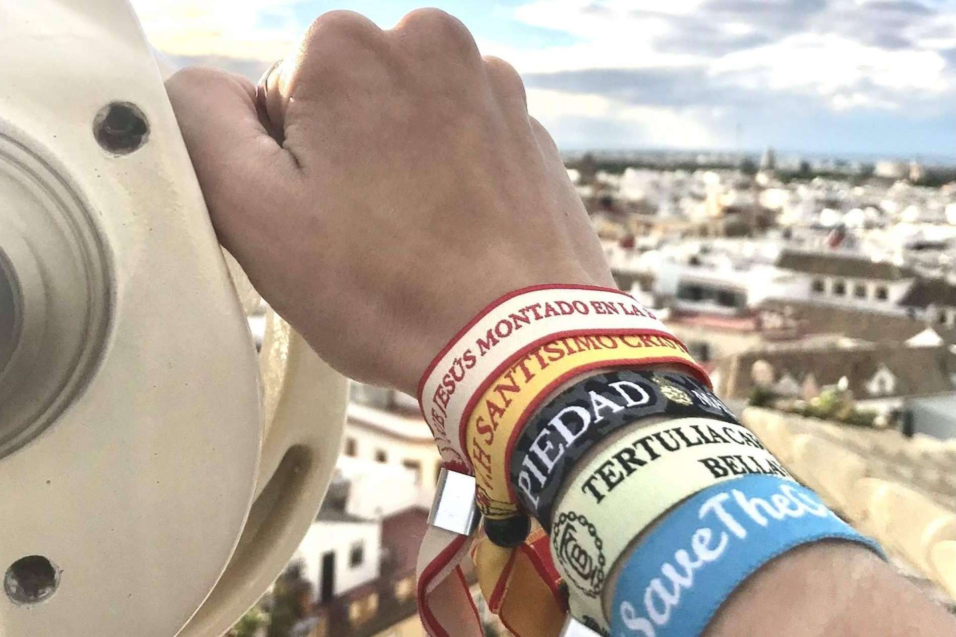 Las pulseras de tela personalizadas se establecen como un método eficiente de recaudar fondos para las asociaciones y ONG